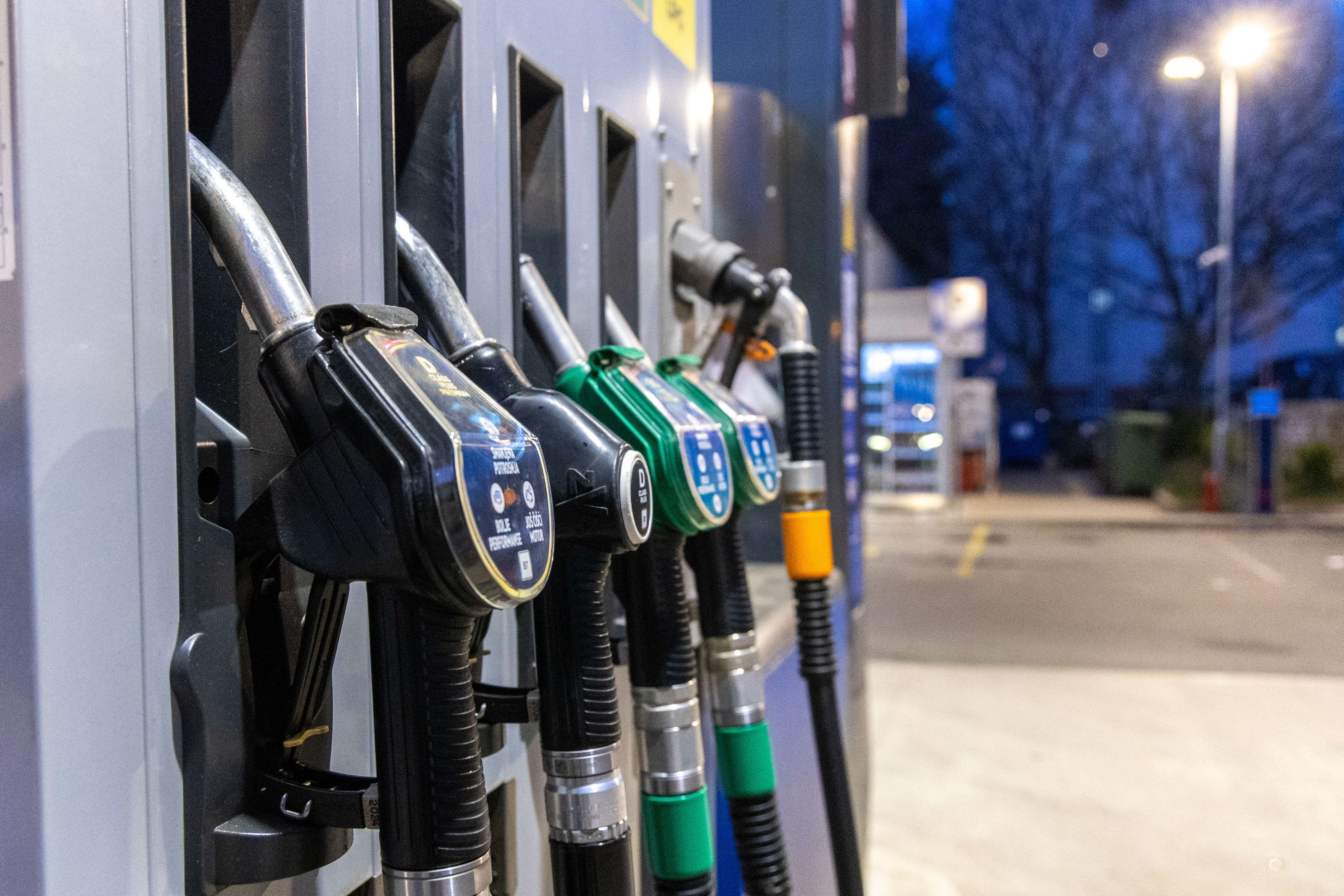 23.03.2026. Pula-Automobil na benzinskim pumpama uoci sutrasnjeg poskupljenja benzina. Photo: Srecko Niketic/PIXSELL