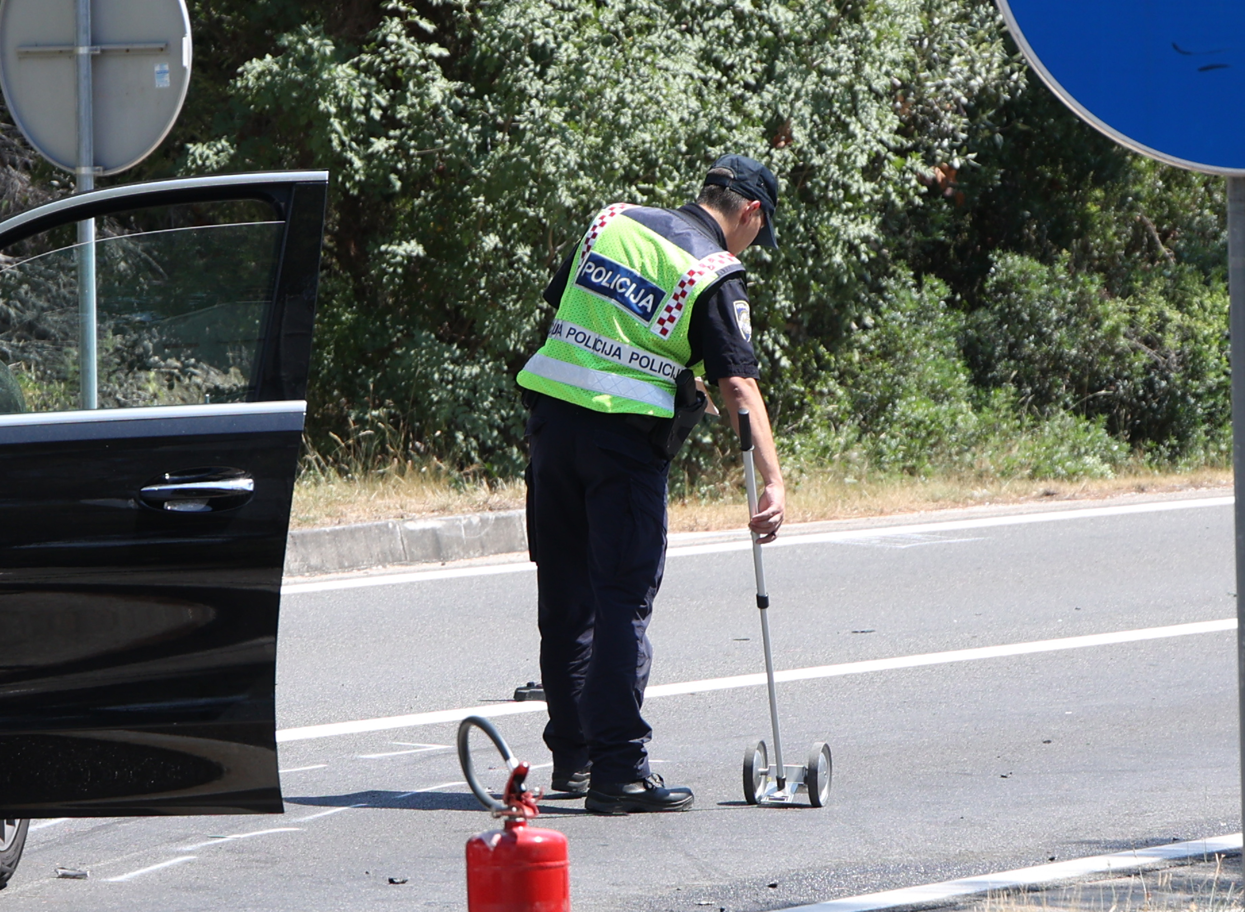 02.07.2026., Sibenik --Sudar automobila i vozila saniteta kod Morinjskog mosta, sest osoba prevezeno u bolnicu.Ocevid je u tijeku a prometna policija regulira promet jednom trakom.  Photo: Dusko Jaramaz/PIXSELL