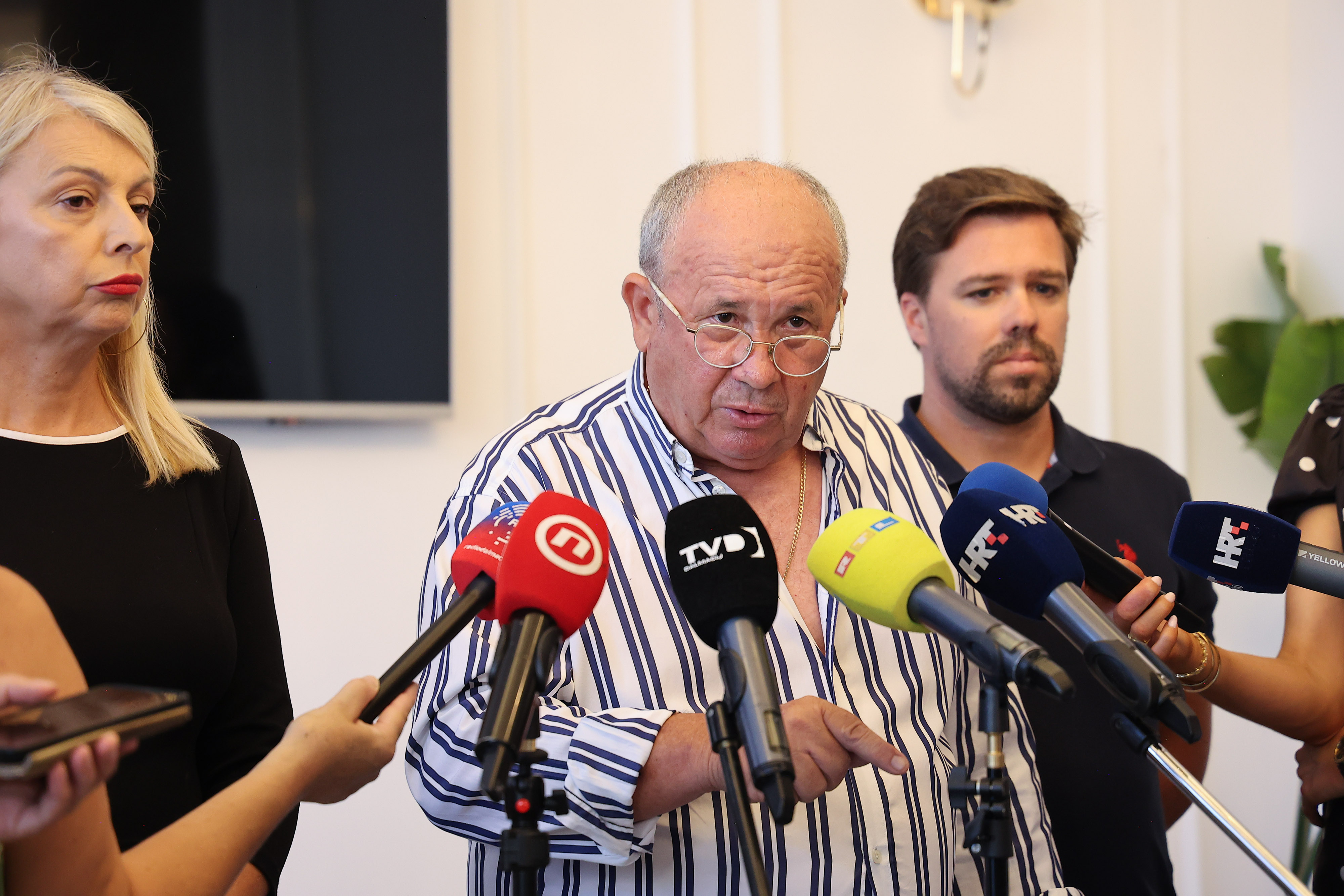 02.07.2026., Split - Predsjednik HGS-a Zeljko Kerum odrzao je konferenciju za medije na kojoj se osvrnuo na aktualne sudske postupke povezane s HGS-om. Lidija Bekavac, Zeljko Kerum i Igor Stanisic Photo: Ivana Ivanovic/PIXSELL