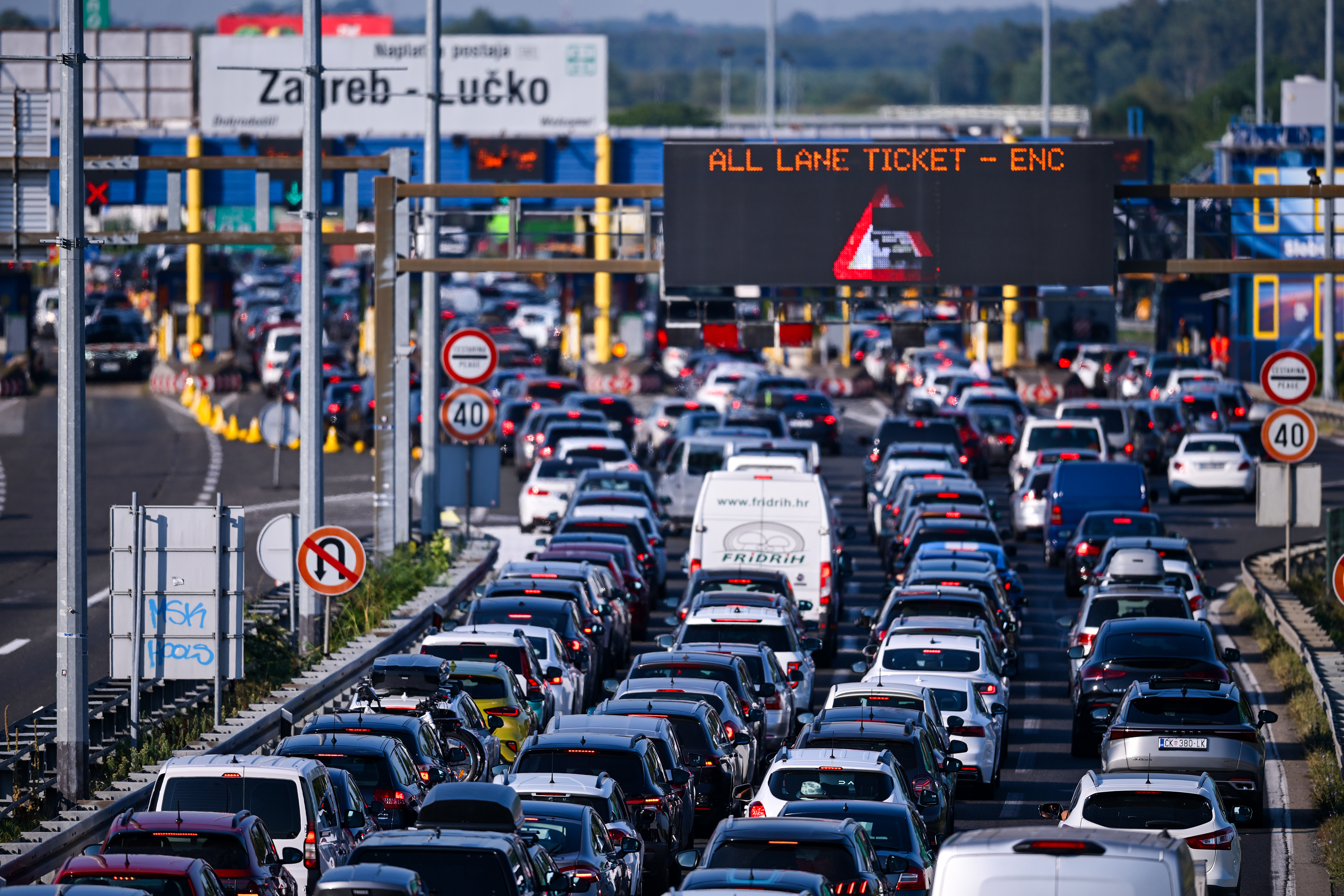 01.08.2026., Zagreb - Guzve i povremeni zastoj na naplatnim kucicama Lucko prema i iz smjera mora. Photo: Igor Soban/PIXSELL