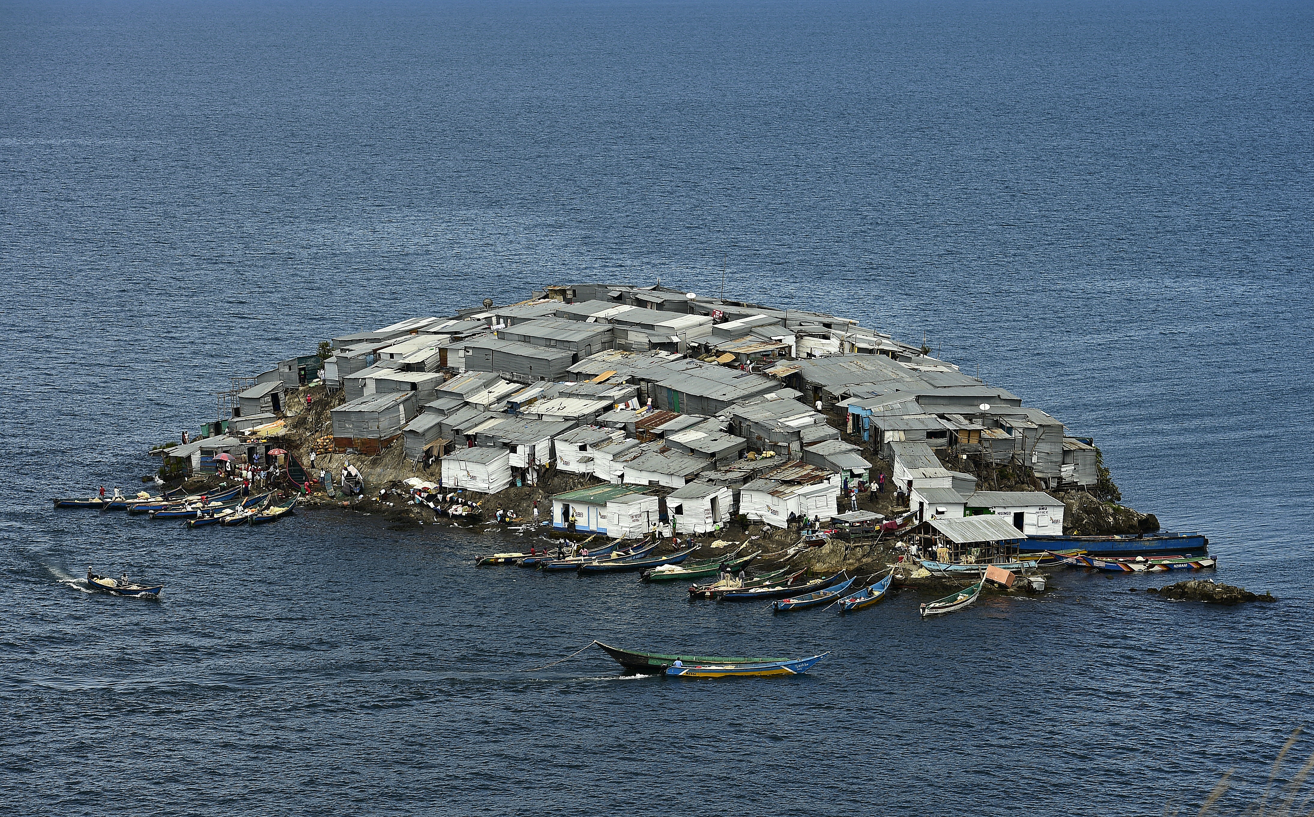 A picture taken on March 3, 2016 shows Migingo Island on Lake Victoria. (Photo by CARL DE SOUZA / AFP)