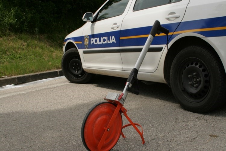 Policija