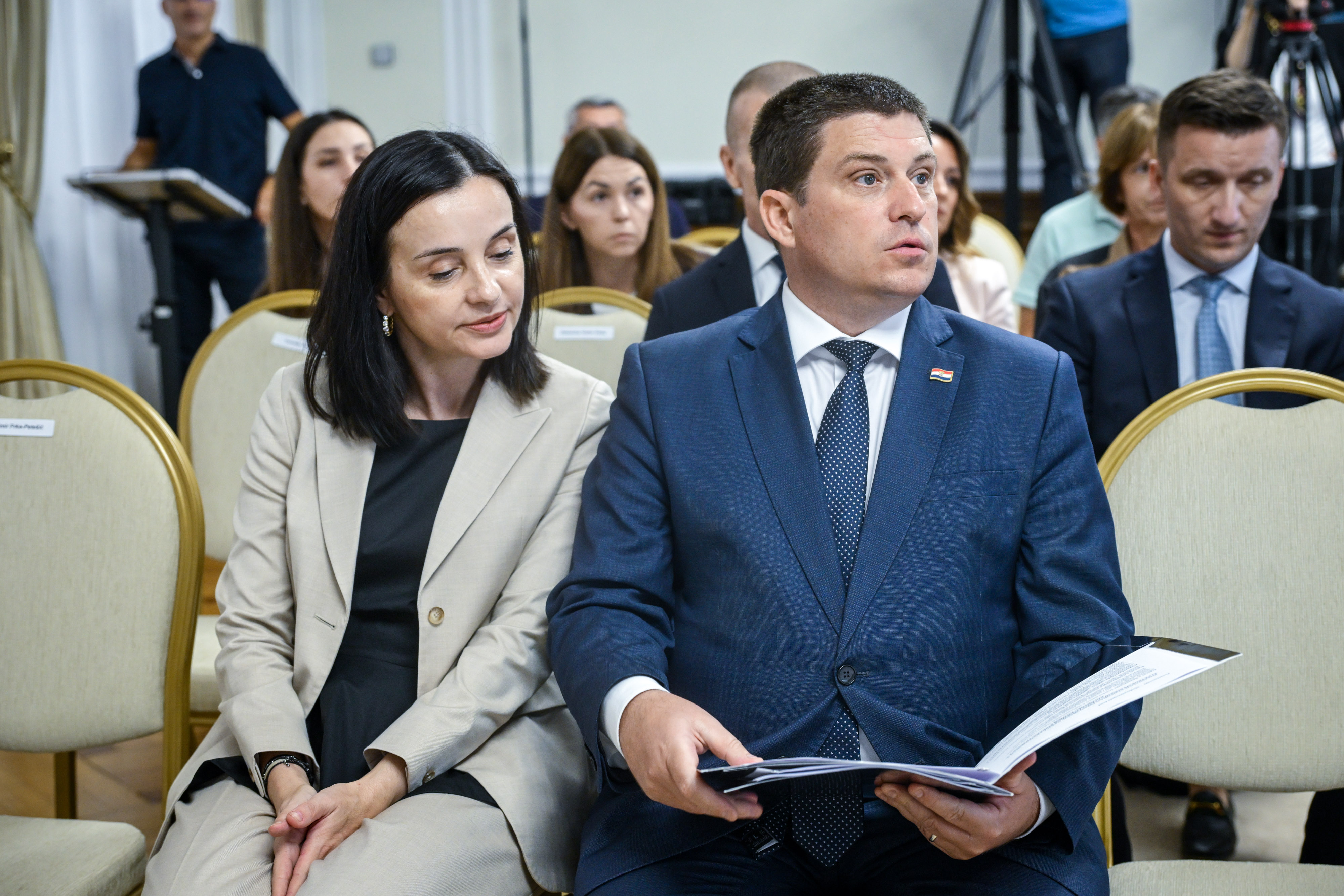 16.07.2026., Zagreb - Predsjednik Vlade Andrej Plenkovic nazocio je potpisivanju ugovora o financiranju nabave i kupoprodaji 6 elektrobaterijskih vlakova i izgradnji hibridne punionice. Photo: Neva Zganec/PIXSELL