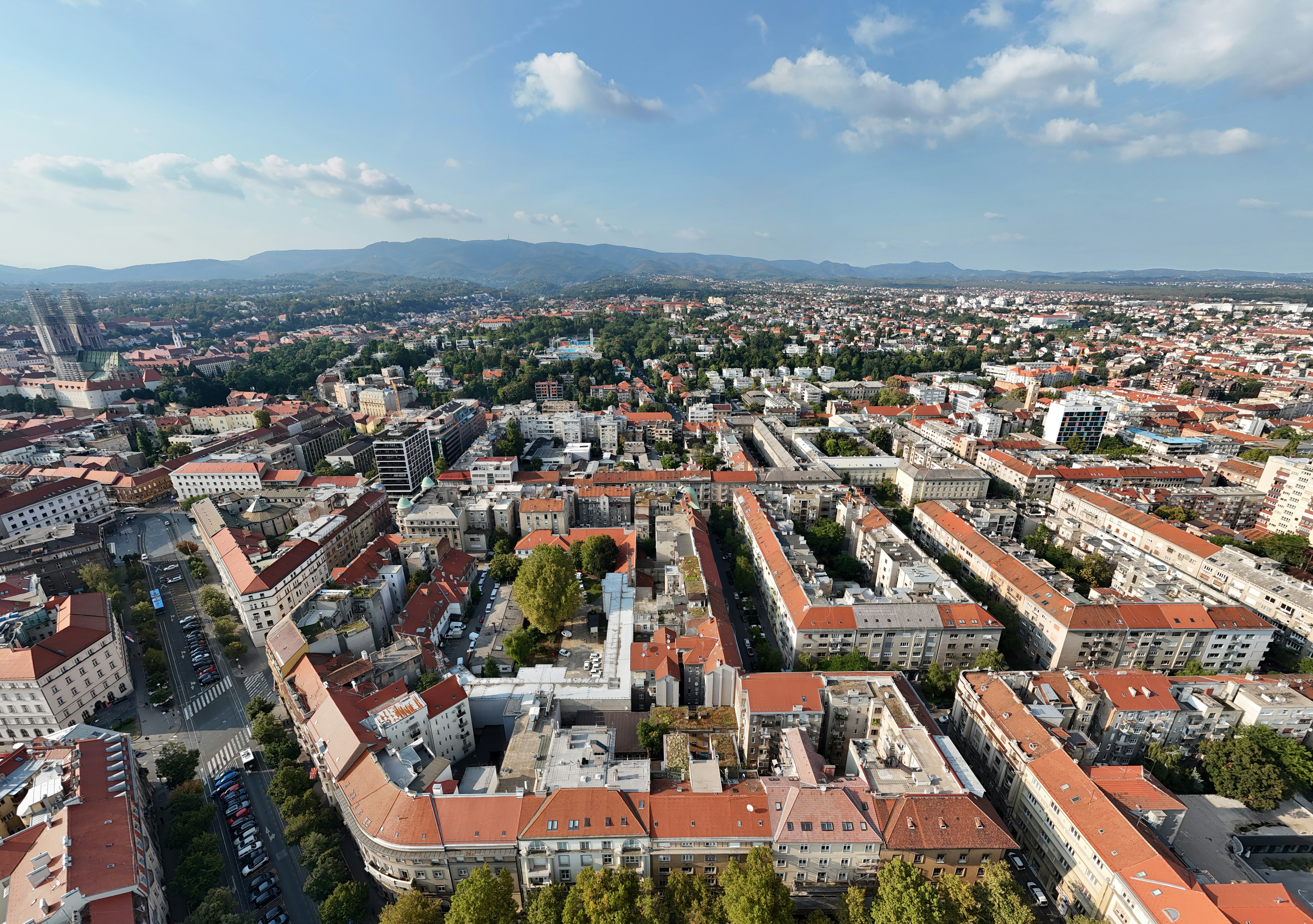 lukas-BfMjMY7McT0-unsplash