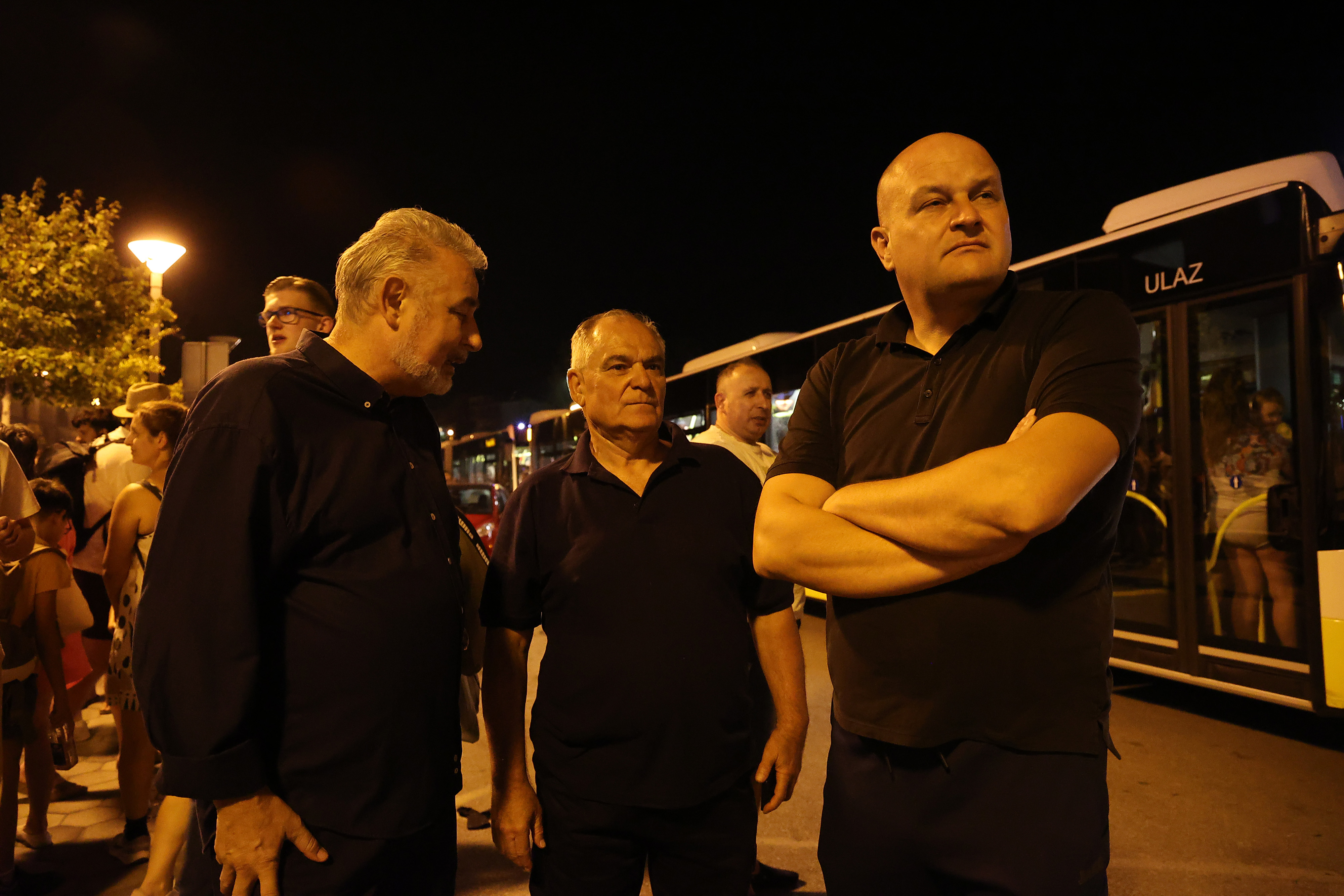 13.08.2026., Omis - Zbog pozara koji je zhvatio Omis, na teren su stigli i zupan Blazenko Boban i ministar Ante Susnjar. Zvonko Mocic, Blazenko Boban i ministar gospodarstva Ante Susnjar Photo: Ivana Ivanovic/PIXSELL