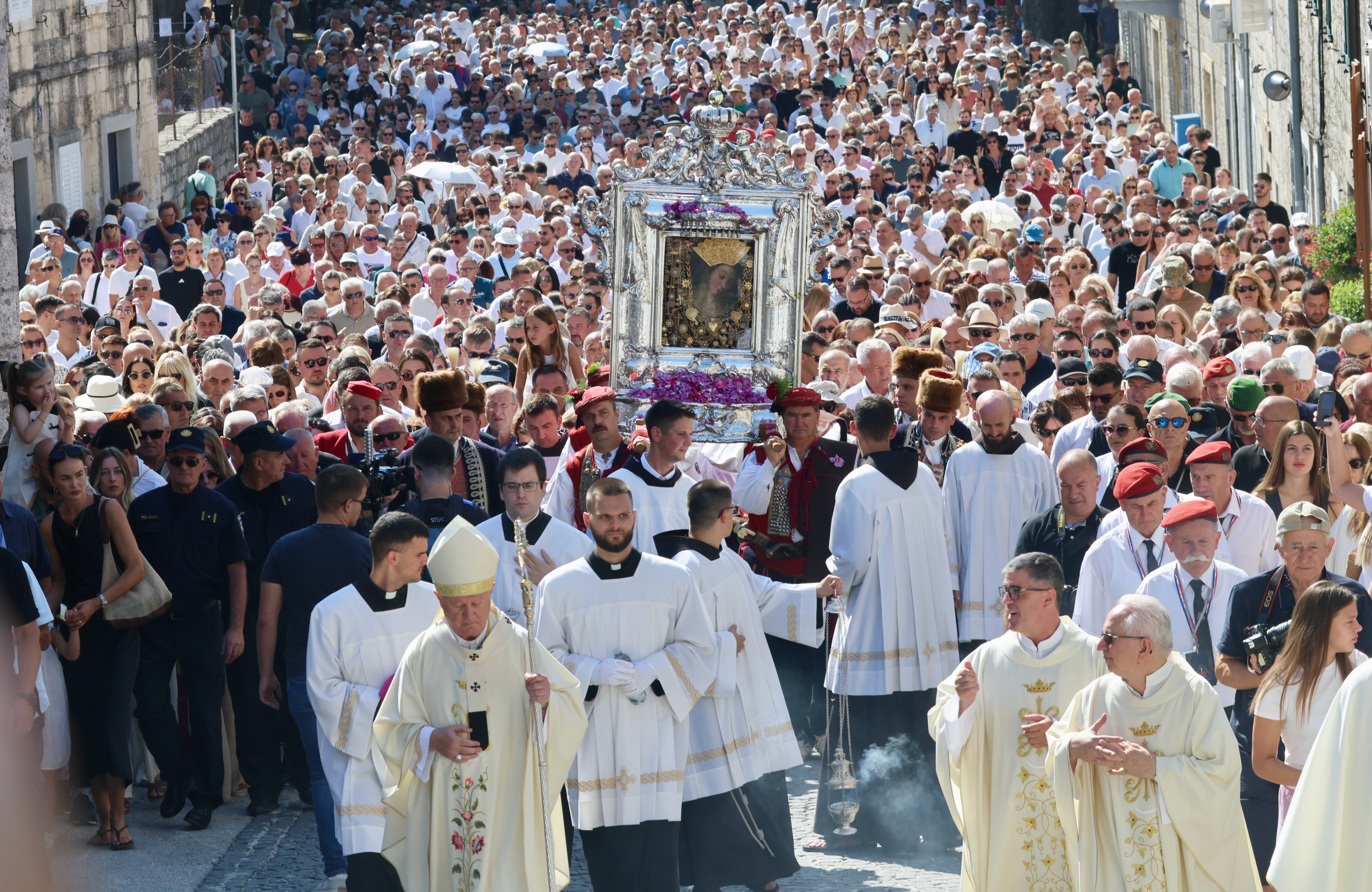 15.08.2026.,Sinj-Sve anom prosesijom zapocelo misno slavje u svetistu Gospe Sinjske Photo: Ivo Cagalj/PIXSELL