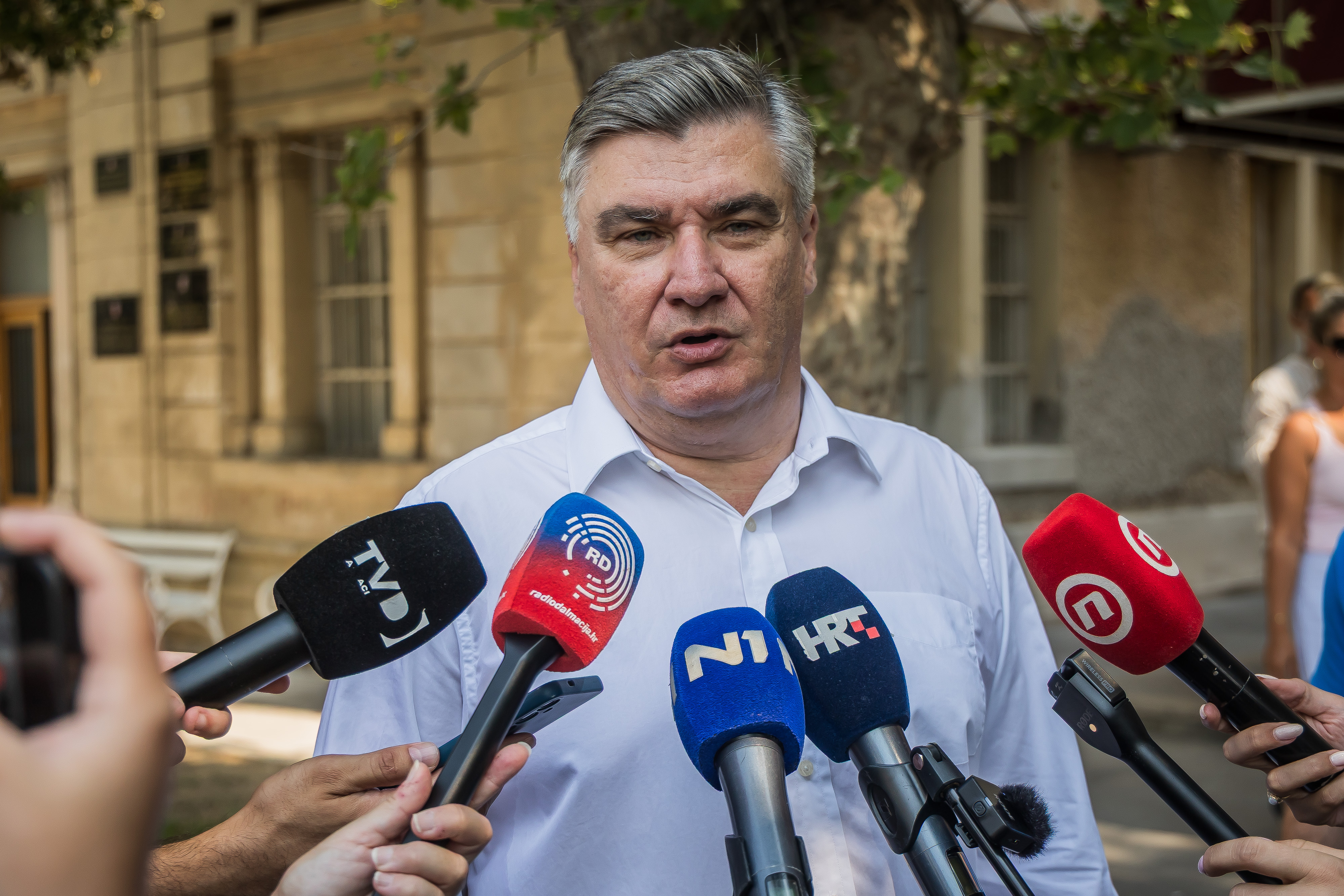 13.08.2026., Omis: Zoran Milanovic dao je izjavu za medije. Photo: Zvonimir Barisin/PIXSELL