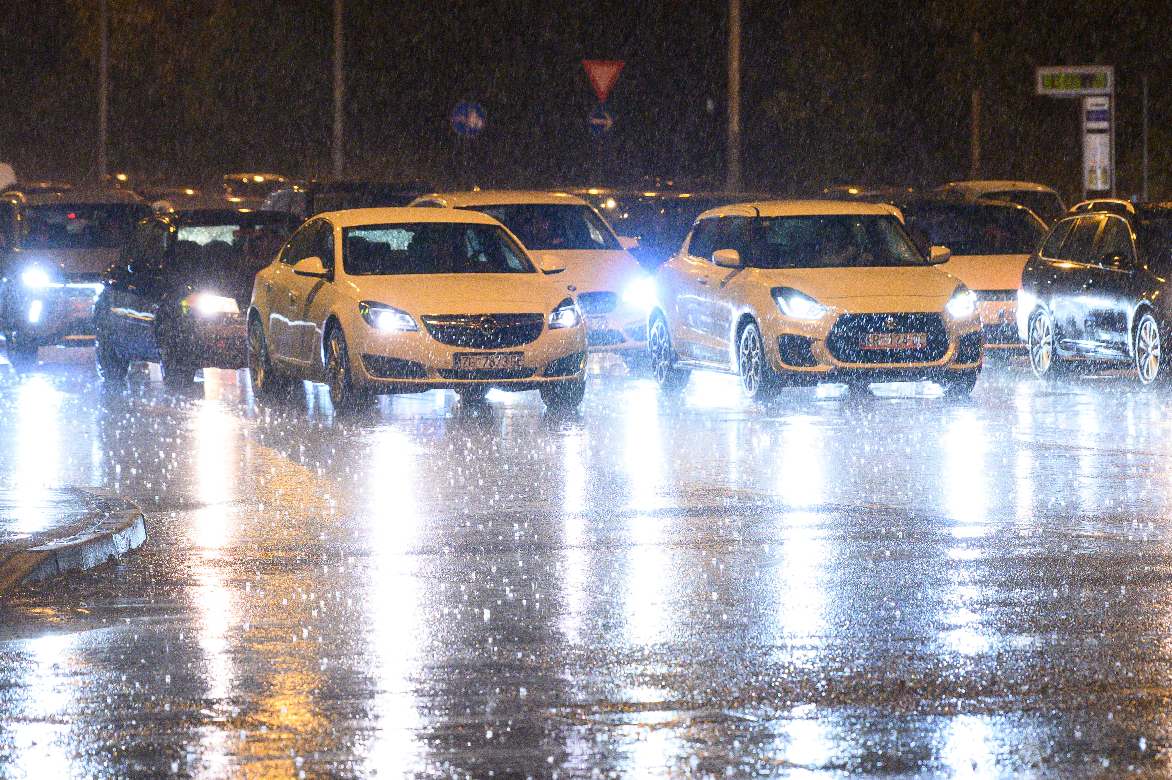 17.08.2026., Zagreb - U kasnim popodnevnim satima pala je kisa i donijela dugoocekivano osvjezenje na zagrebacke ulice. Photo: Davor Puklavec/PIXSELL
