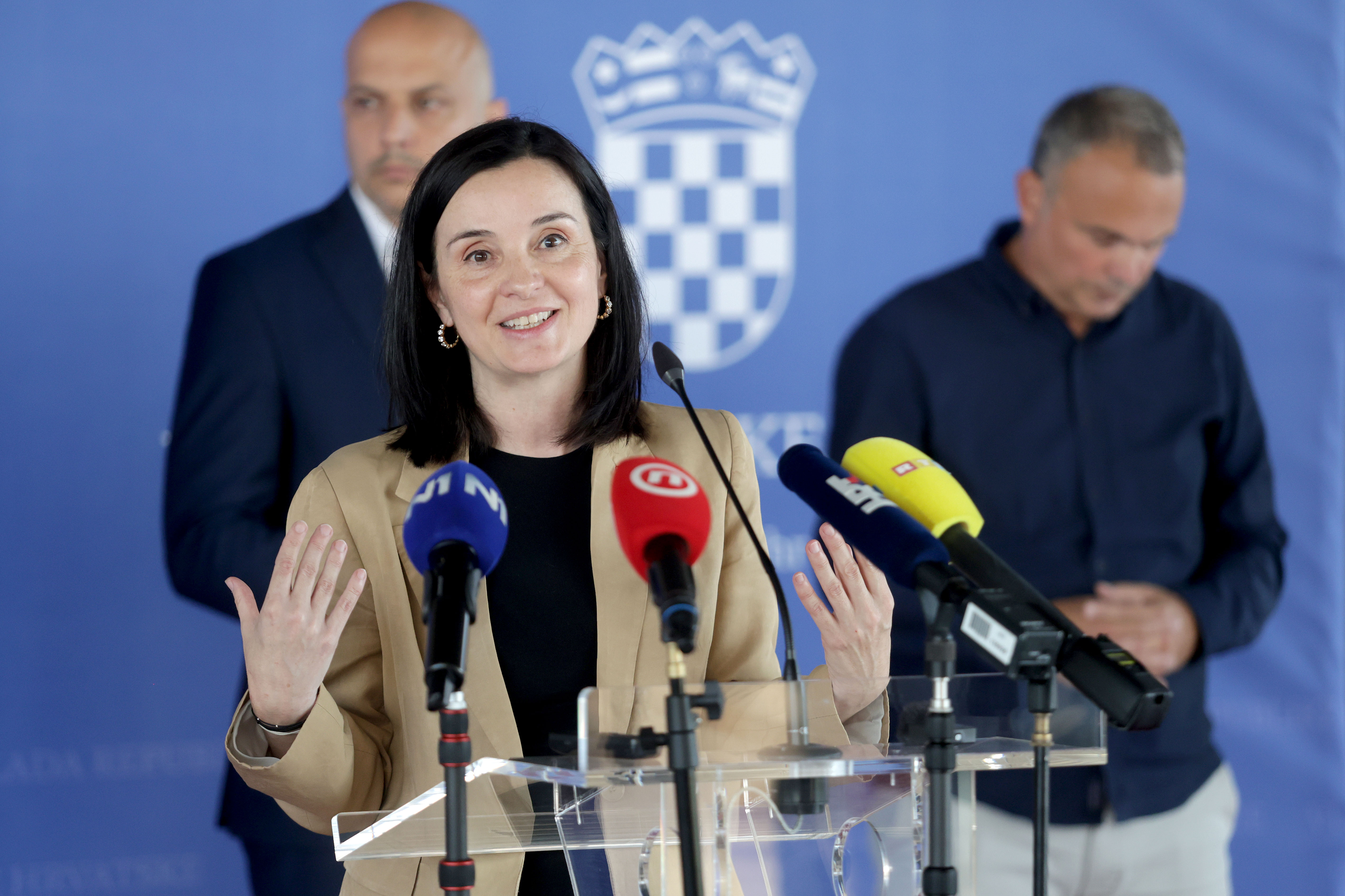 28.07.2026., Zagreb - U Nacionalnoj i Sveucilisnoj Knjiznici odrzan je sastanak o pitanjima ilegalnog otpada i planirane tvornice litija u Gospicu. Izjave nakon sastanka.  Photo: Marko Seper/PIXSELL