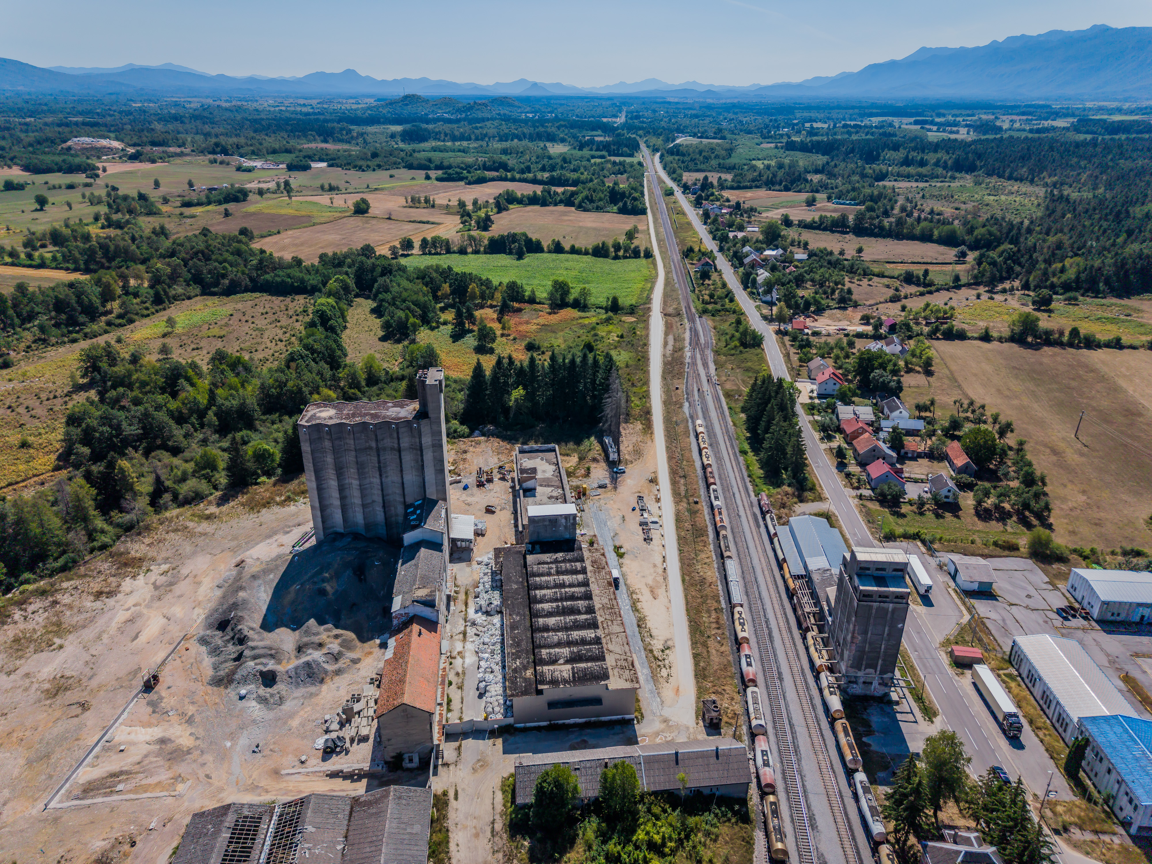 19.08.2026., Gospic - Fotografija iz zraka mjesta gdje je odlozen otrovni i opasni otpad bez ikakve zastite. Photo: Zvonimir Barisin/PIXSELL