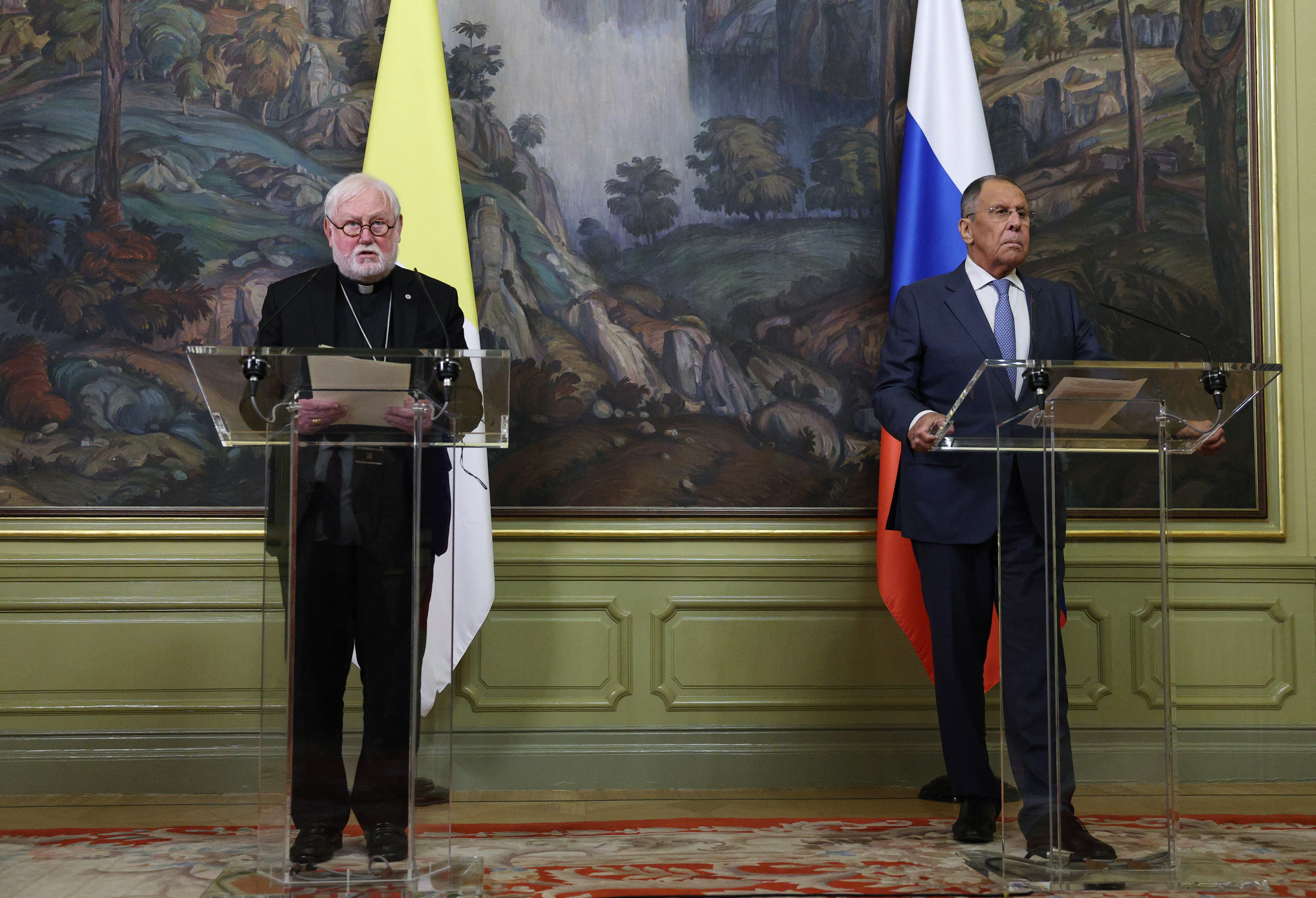 Paul Gallagher, Sergej Lavrov