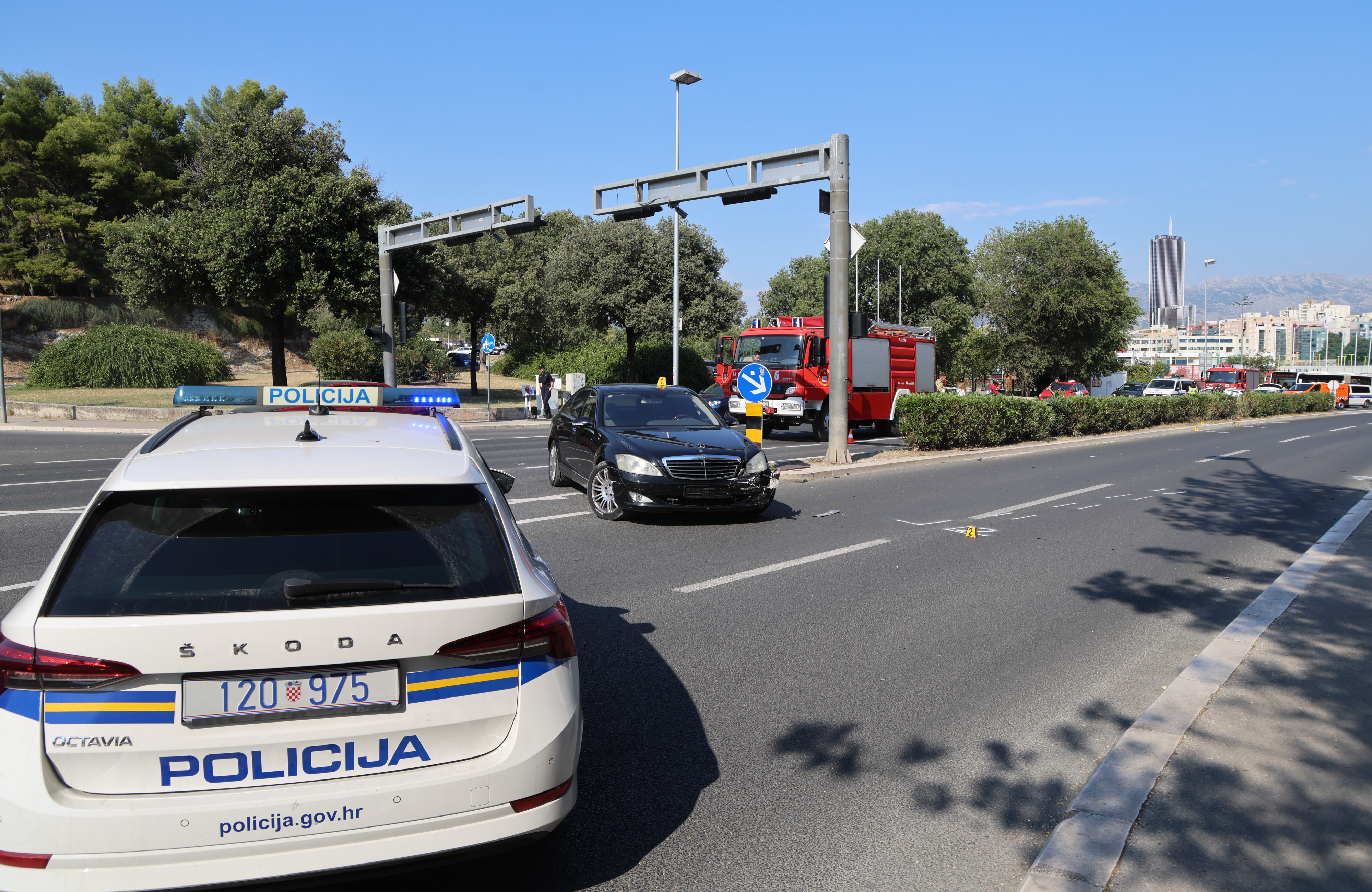 Prometna nesreca u kojoj su sudjelovala tri osobna vozila. Photo: Ivo Cagalj/PIXSELL