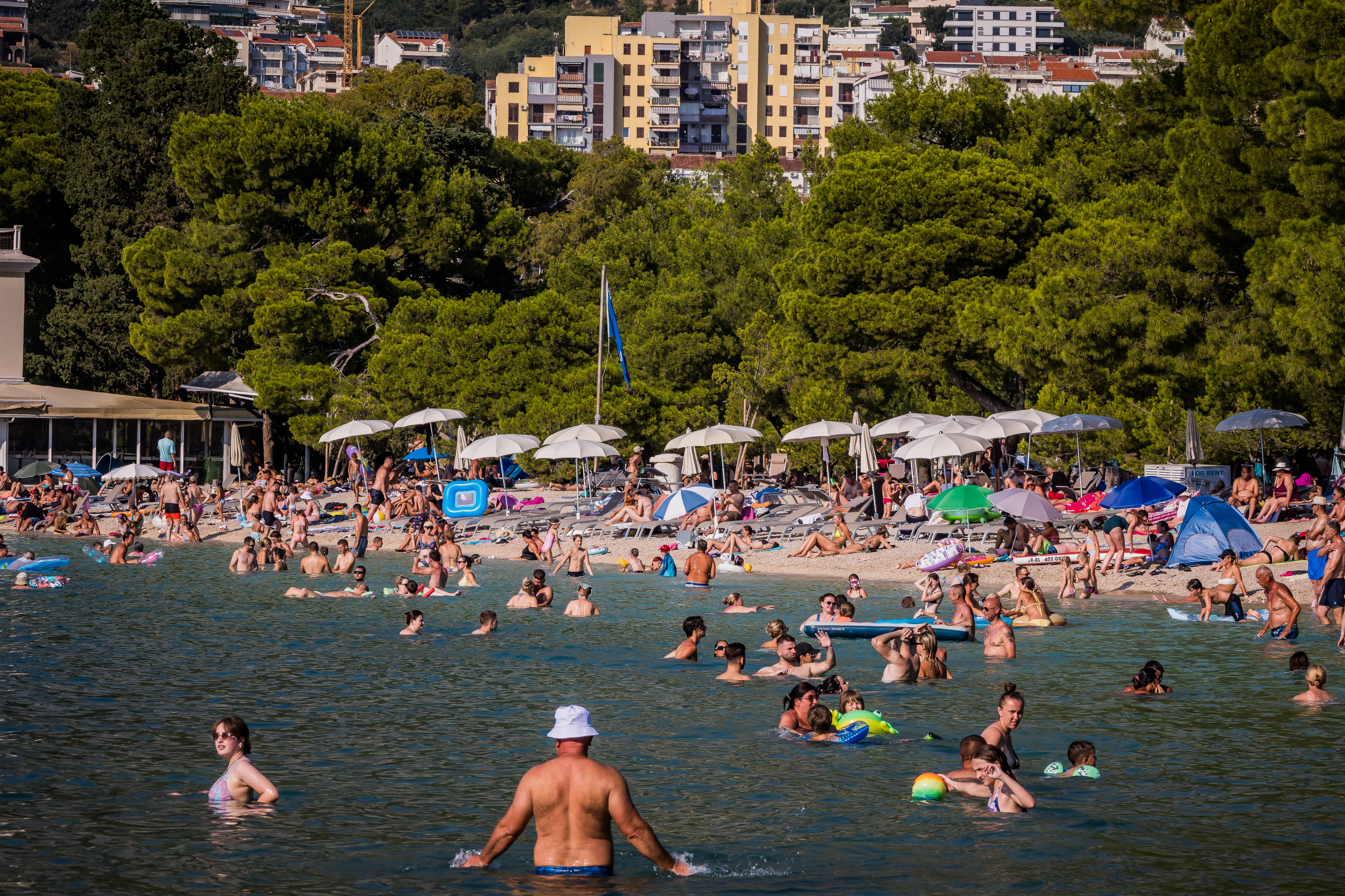 01.08.2026., Makarska:  Guzva na glavnoj plazi u Makarskoj. Photo: Zvonimir Barisin/PIXSELL