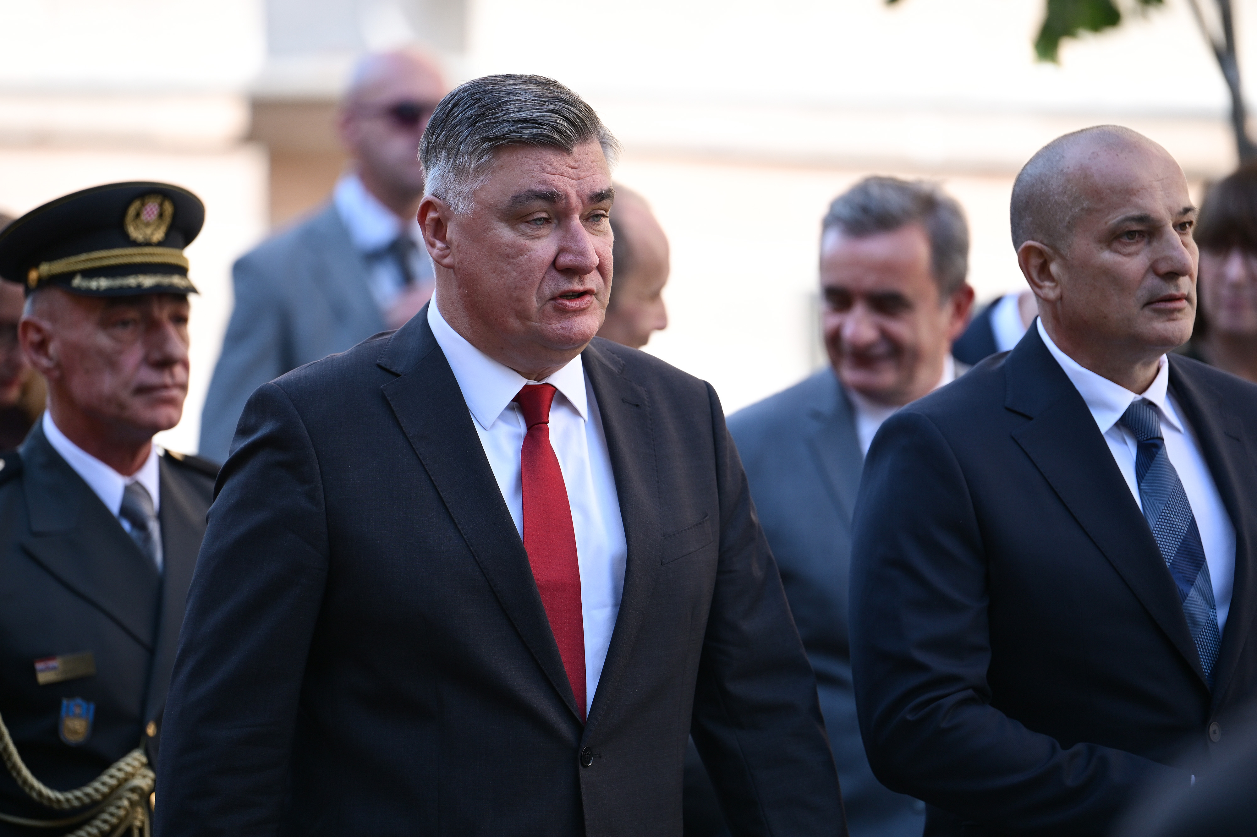 05.08.2026., Knin - Drzavni vrh krenuo je prema trgu gdje ce polaziti vijence u znak sjecanja na poginule, nestale i umrle hrvatske branitelje kod spomenika hrvatske pobjede Oluja 95 Zoran Milanović i Orsat Miljenić Photo: Igor Soban/PIXSELL