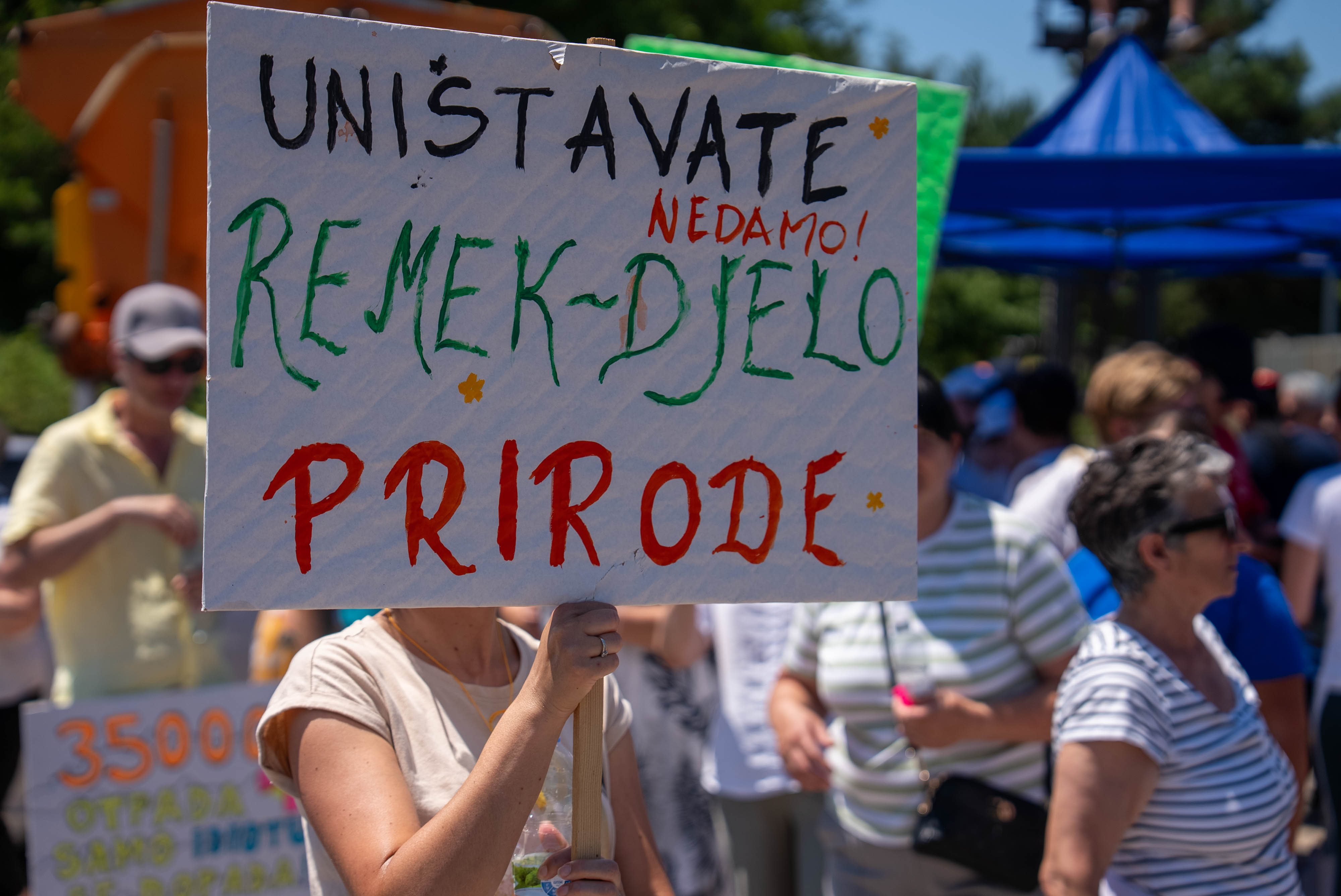 Prosvjedni hod pod nazivom "Hodaj za Liku" u organizaciji Gradjanske inicijative "Gospic je nas dom". Photo: Zoran Oreskovic/PIXSELL