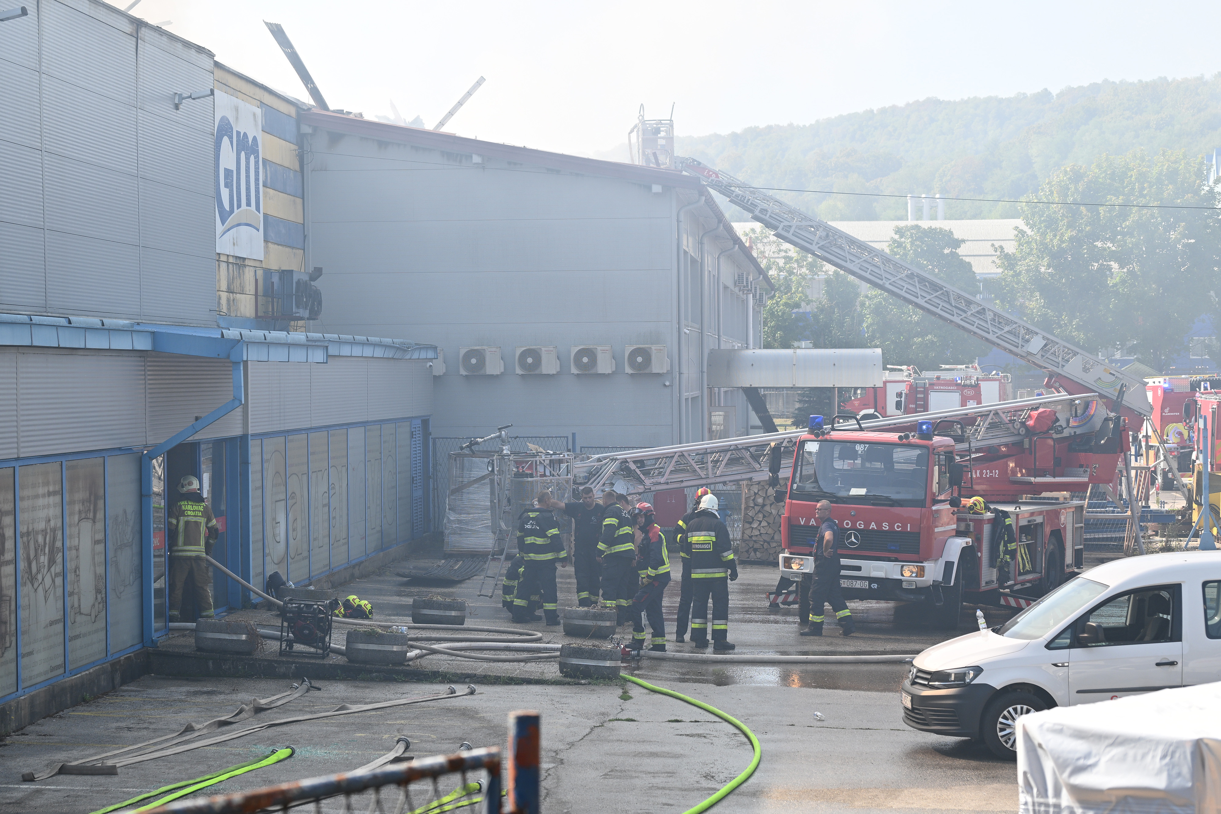 Pozar u objektu tvrtke NOVA-chem u karlovackoj Maloj Svarci. Photo: Davor Puklavec/PIXSELL