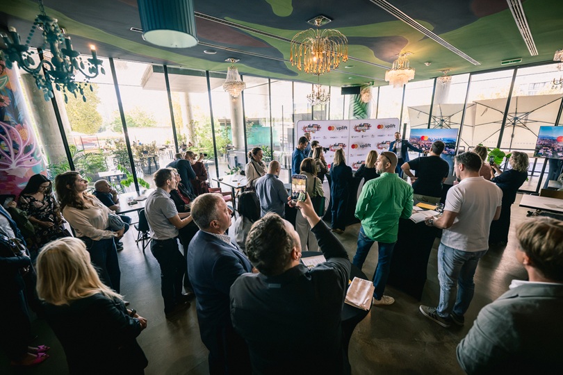 HeadOnEast