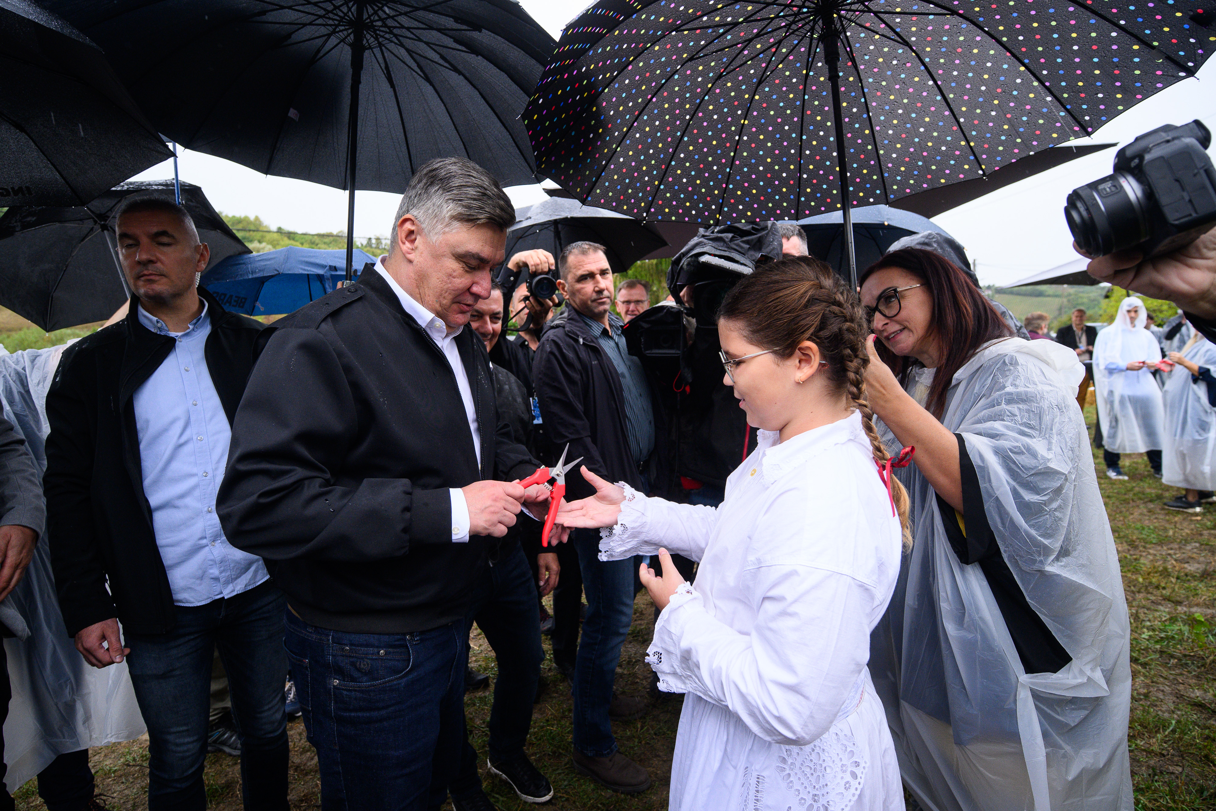 Domacin „Diplomatske berbe“ je predsjednik Republike Zoran Milanovic, organizator je Grad Jastrebarsko, a ovogodisnja „Diplomatska berba“ u Jaski odrzana je u vinogradu obitelji Rezek - Lokosin Dol. Zoran Milanovic. Photo: Davor Puklavec/PIXSELL