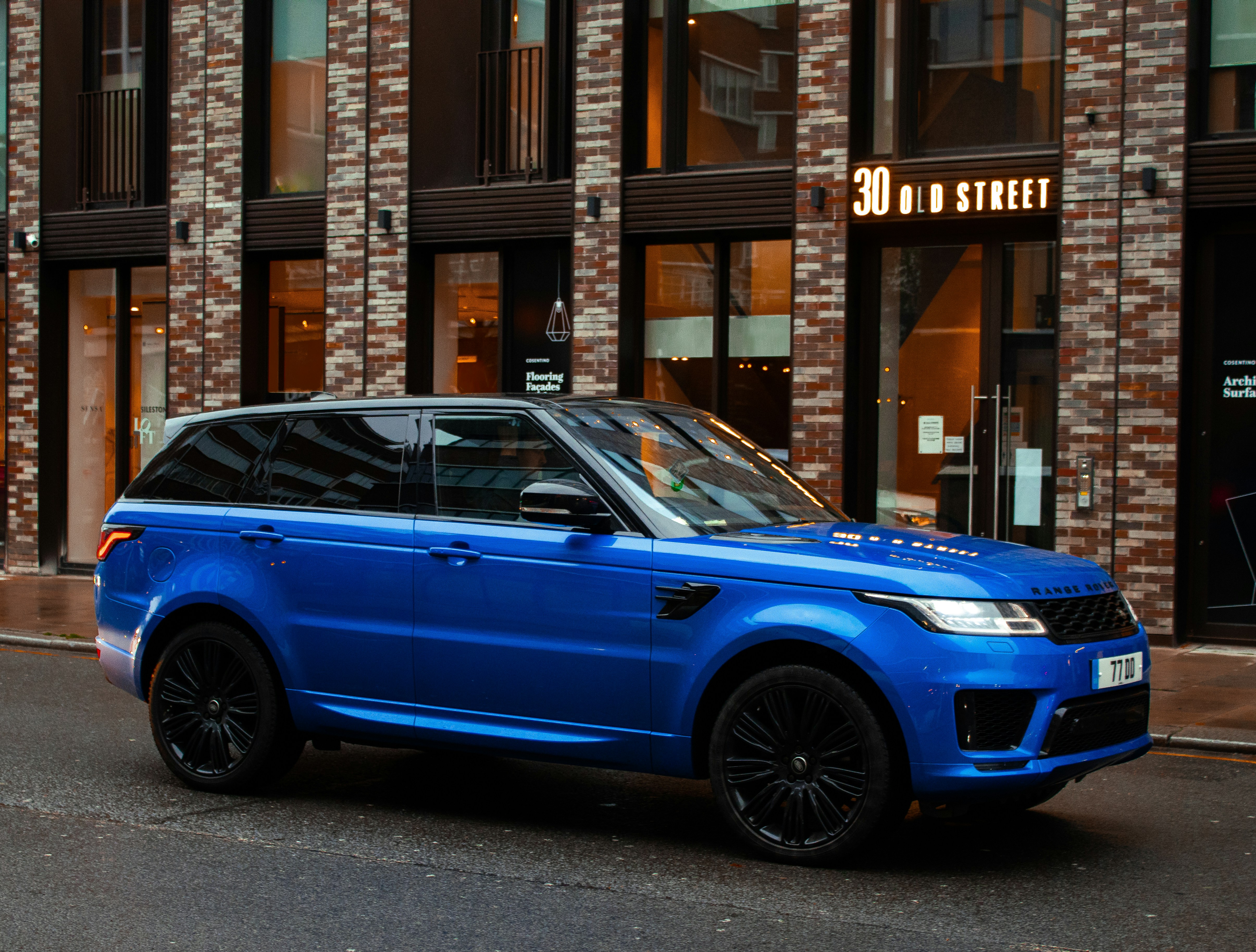 unsplash range rover