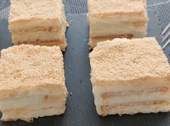 Ledeni bijeli kolač