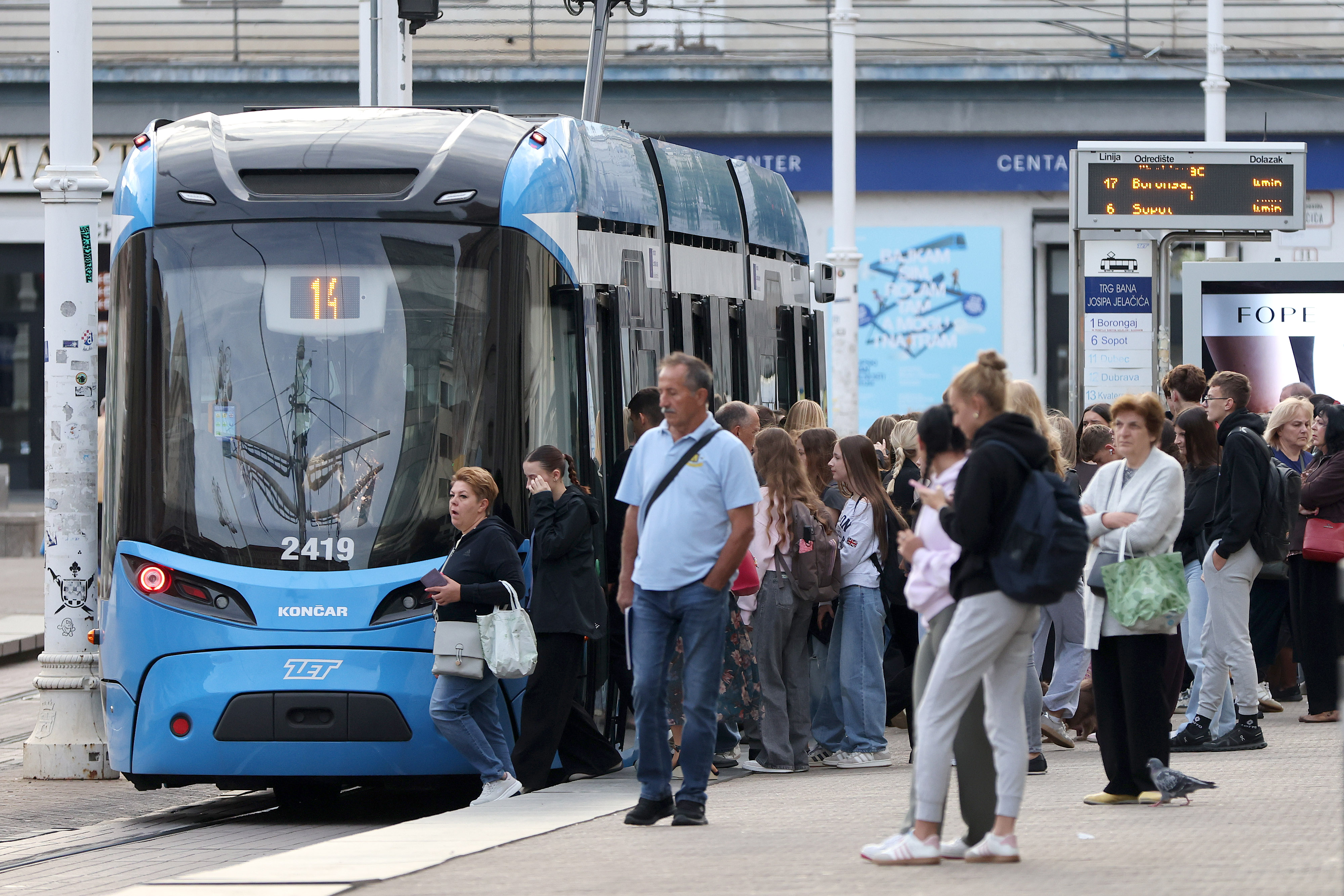 Europski tjedan mobilnosti zavrsava sutra, u utorak 22. rujna, Danom bez automobila, za kada je ZET najavio ce prijevoz tramvajima i autobusima biti besplatan za sve gradjane na podrucju cijelog Zagreba. Photo: Patrik Macek/PIXSELL
