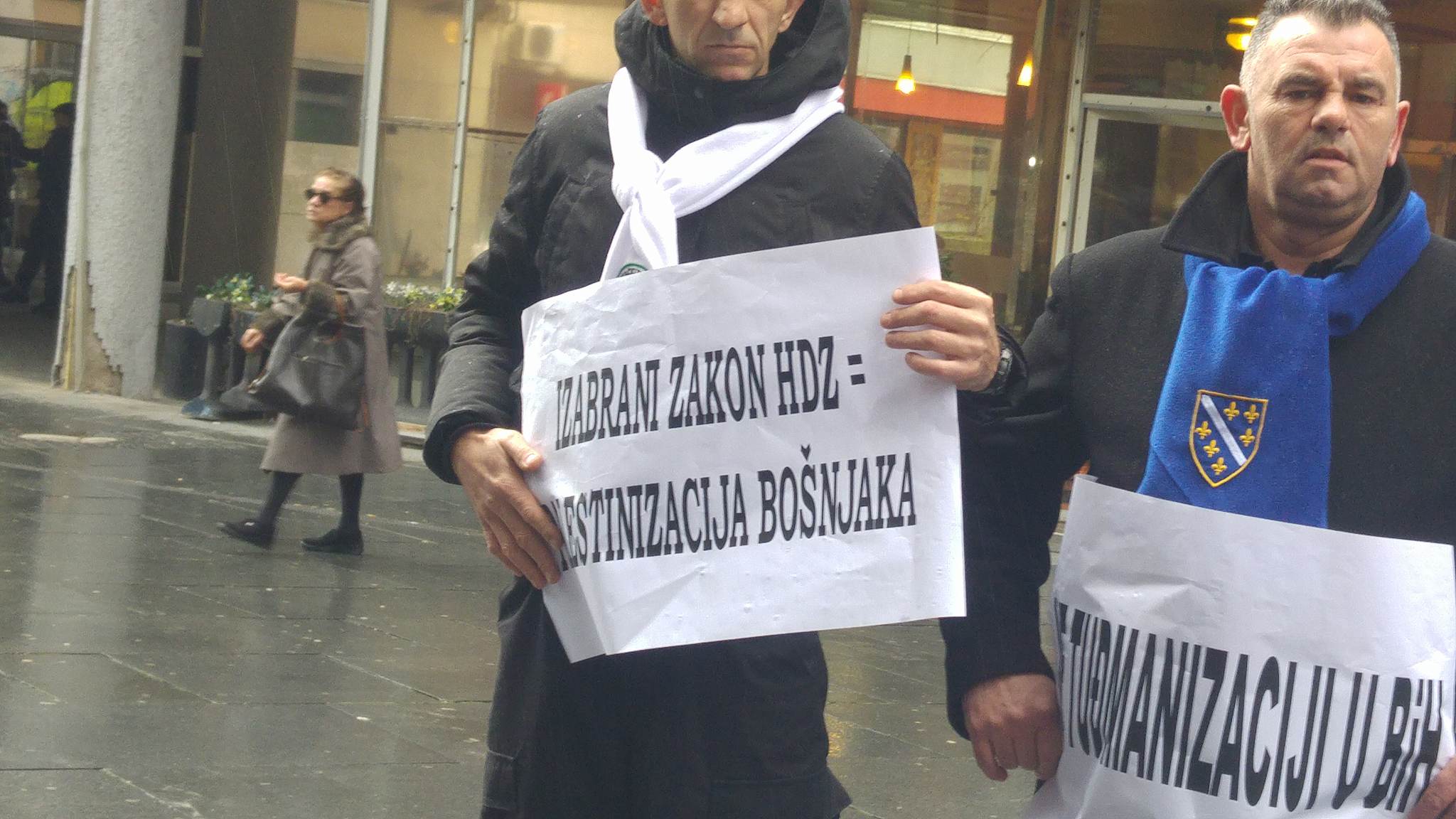 26941912_2090385211193531_414090534_o