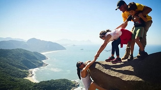 2F6D684800000578-0-image-a-7_1450296050810