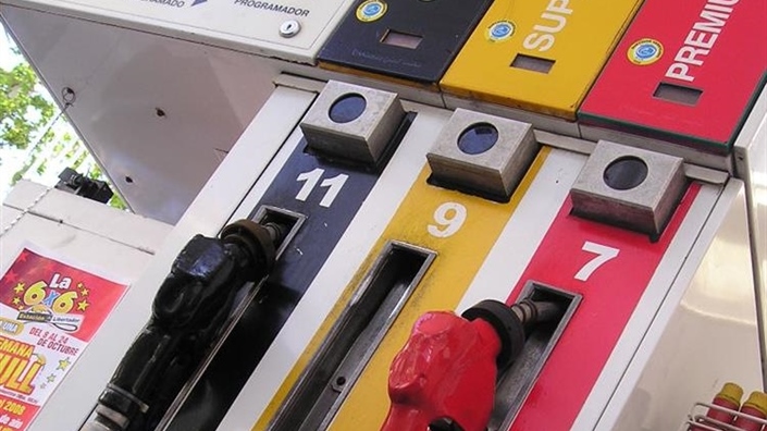 3-Morgue-File-benzinska-krupno