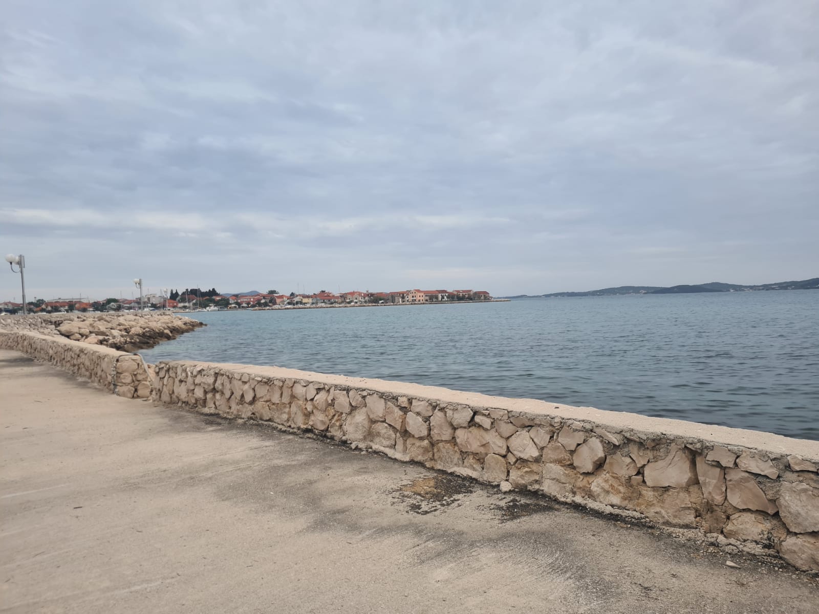 Obaci, oblačno, more, zadar