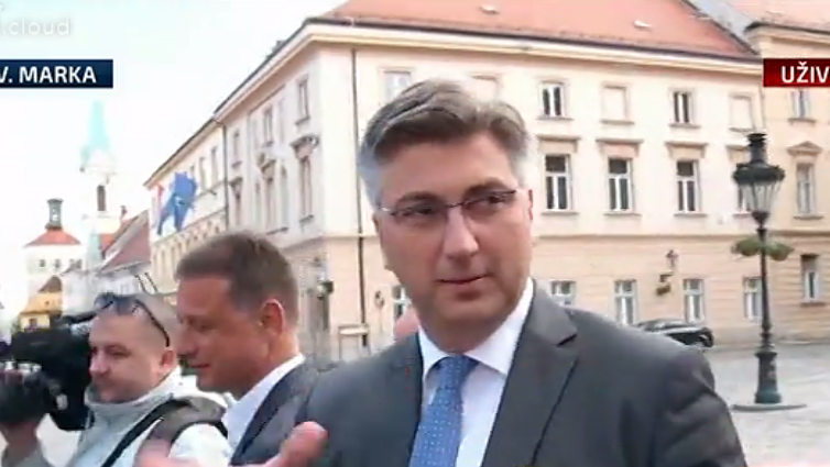 32536322_10215190582975366_5907488625272029184_n