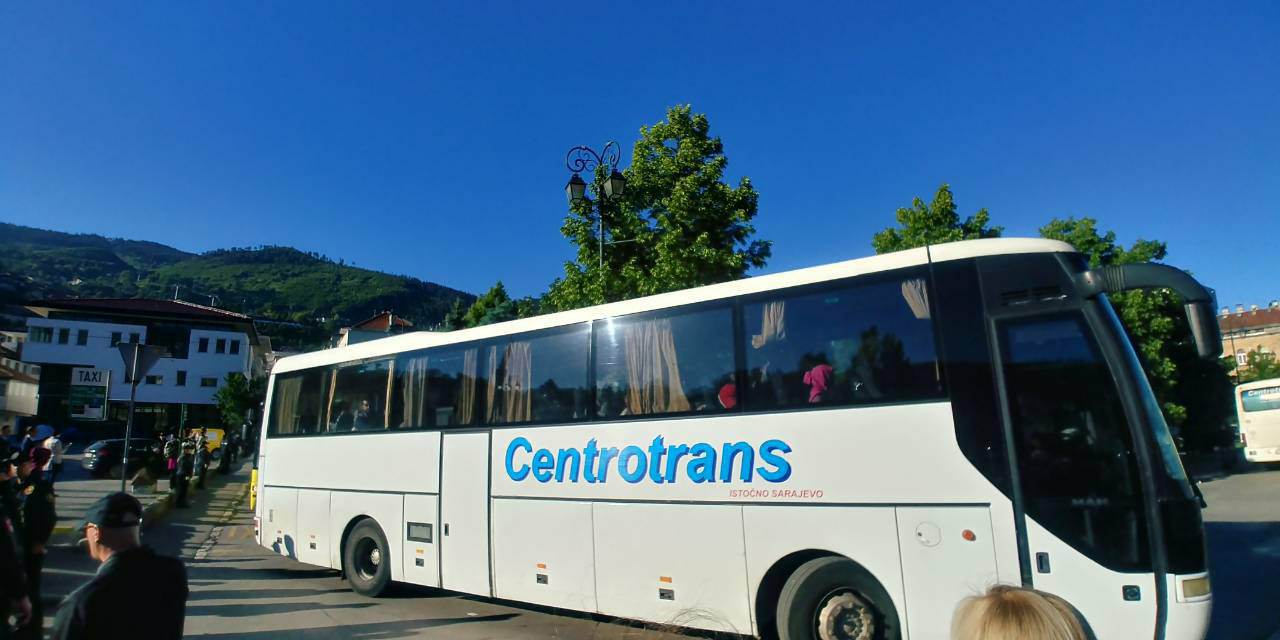 32954341_928400767341129_8684988570517110784_n