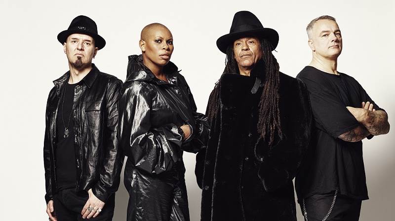 40e7d503_SKUNKANANSIE_261118_0428_V3 - high res