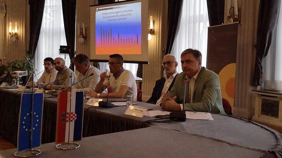 41721384_10215067110643938_1227734934345482240_o