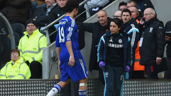 467247502-diego-costa-of-chelsea-talks-to-team-doctor-gettyimages