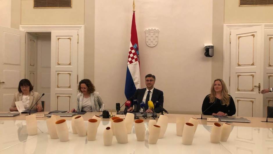 64343472_1270064513156437_9097312002233073664_n