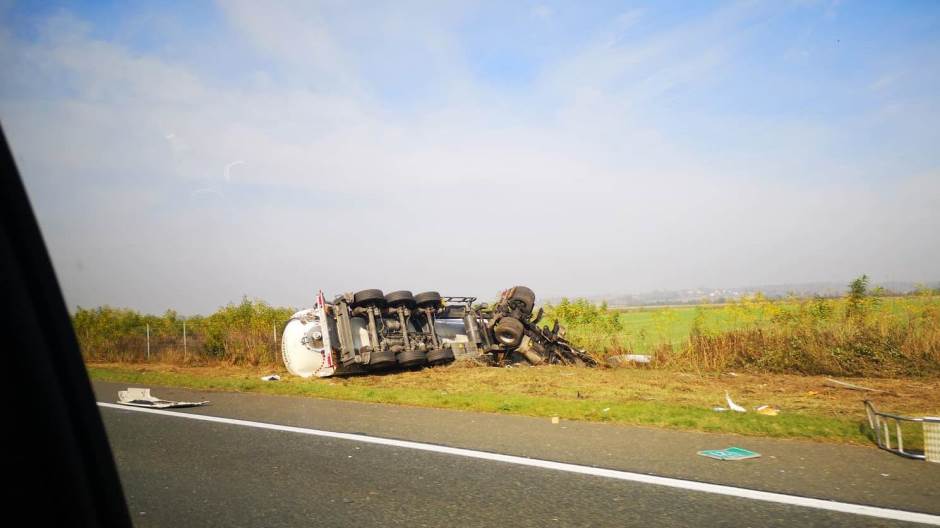 74236358_893665977715223_5048290489405538304_n