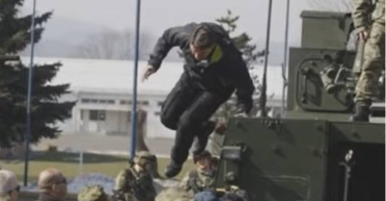 milanović, patria, oklopno vozilo, milanović skače