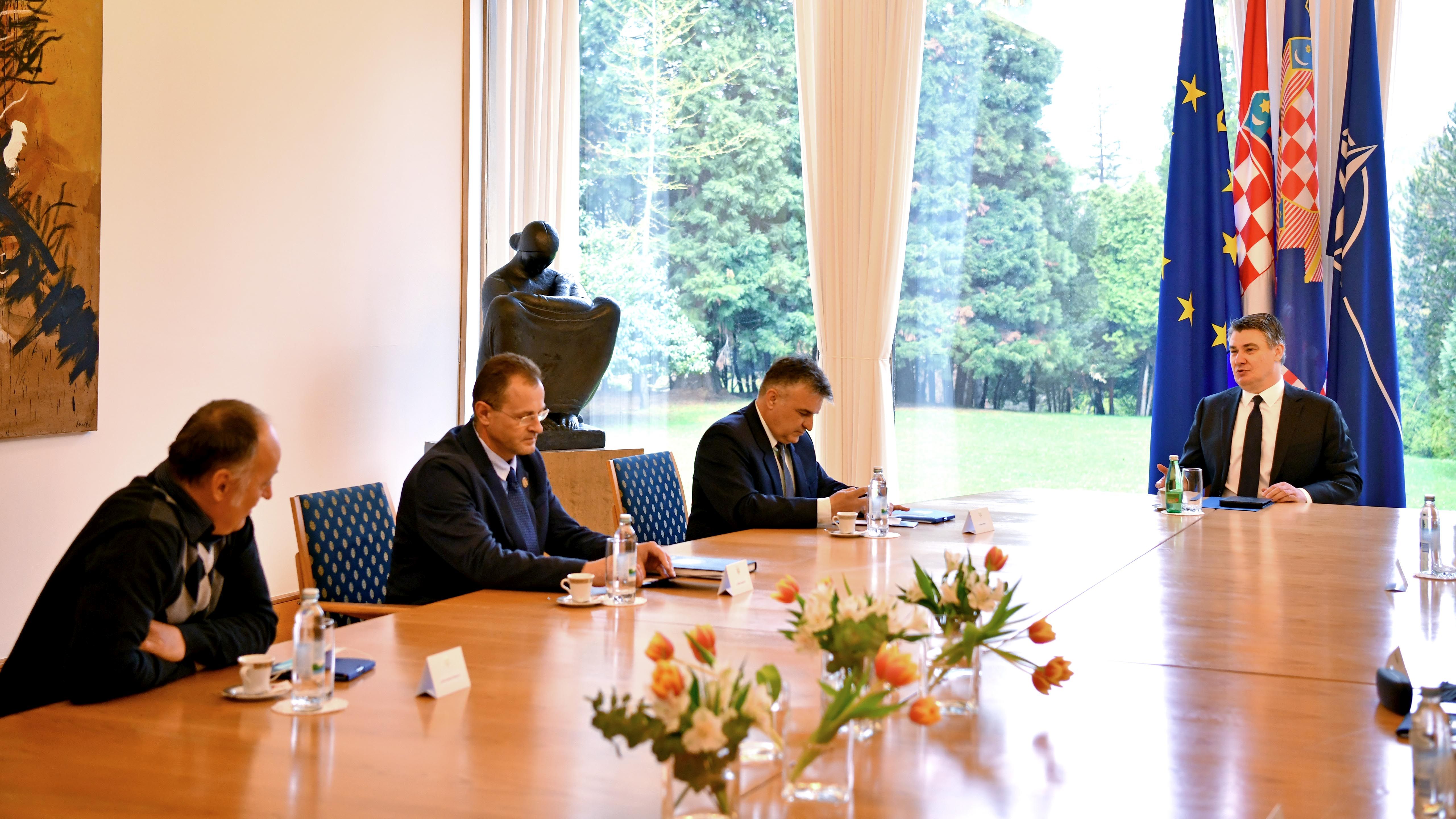 Milanović, branitelji