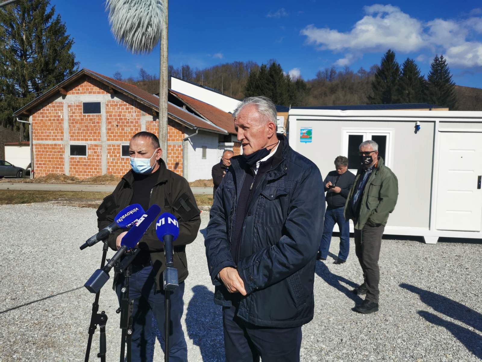 IMG-83024127ba0fb2c95d443c07c4ddd9df-V