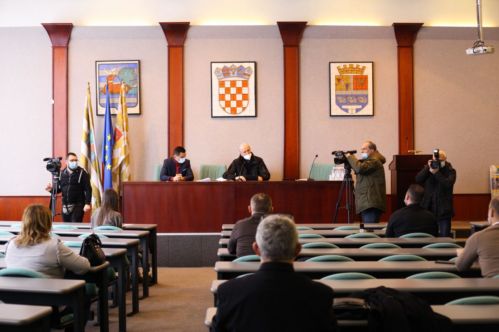 IMG-b72dadbc60e0309c1784d137f9d7dae9-V