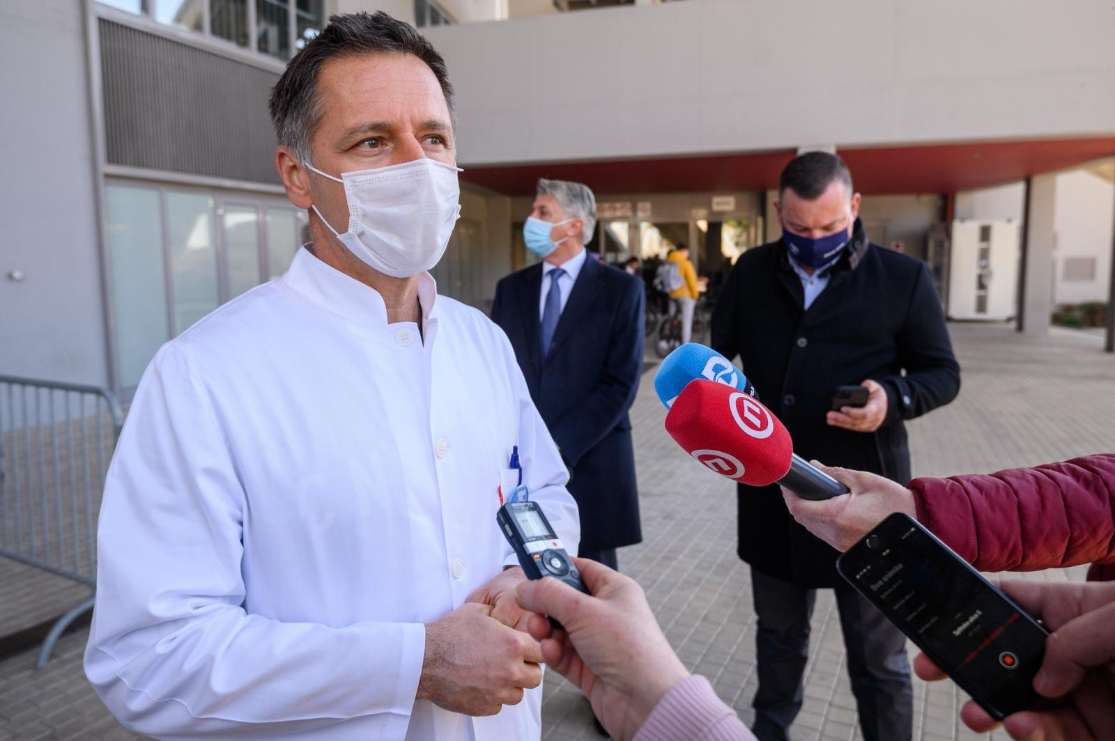 Zadar: U dvorani na Višnjiku otvoren je punkt za cijepljenje građana protiv Covid-a 19