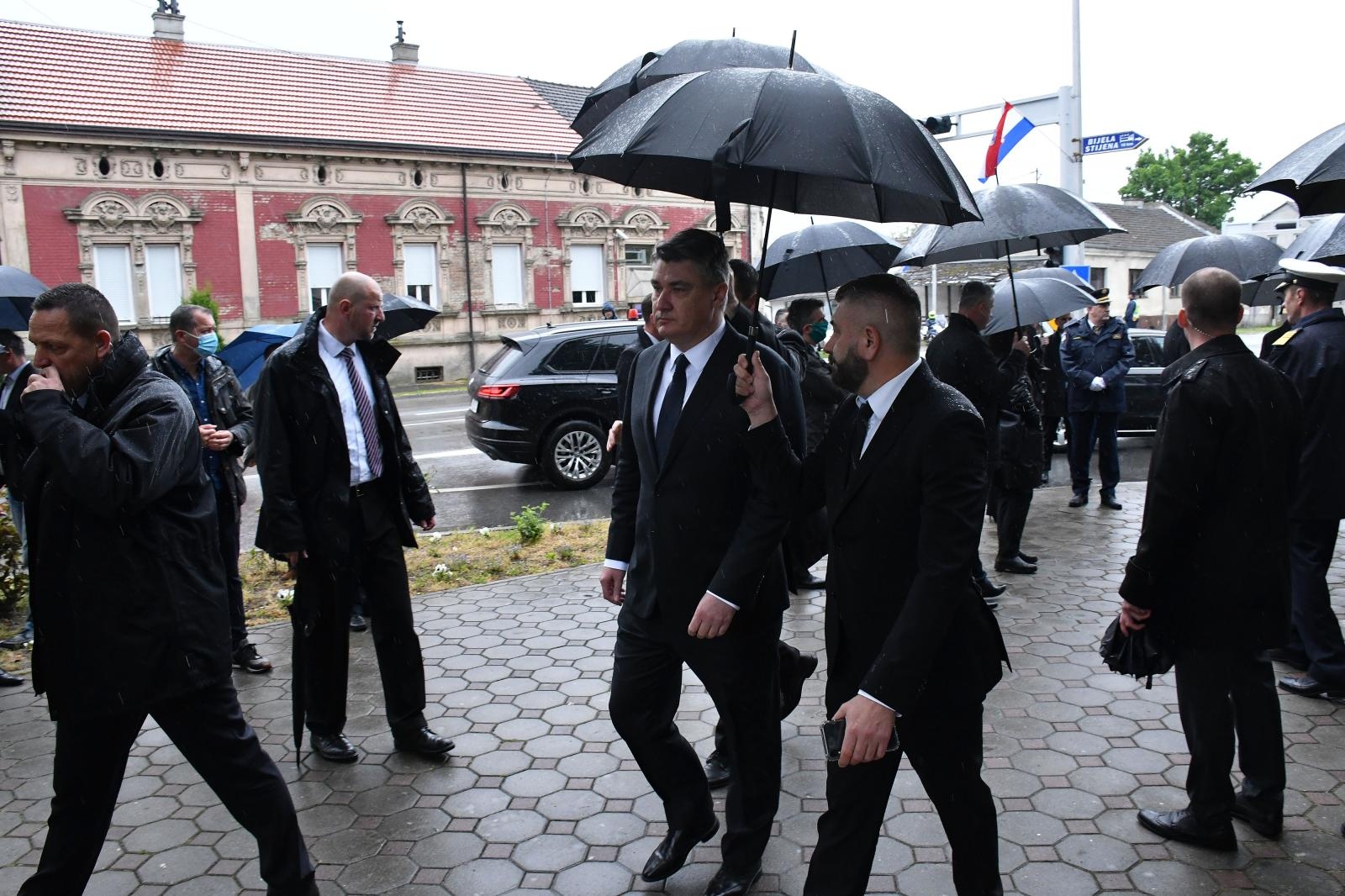 milanović, okučani