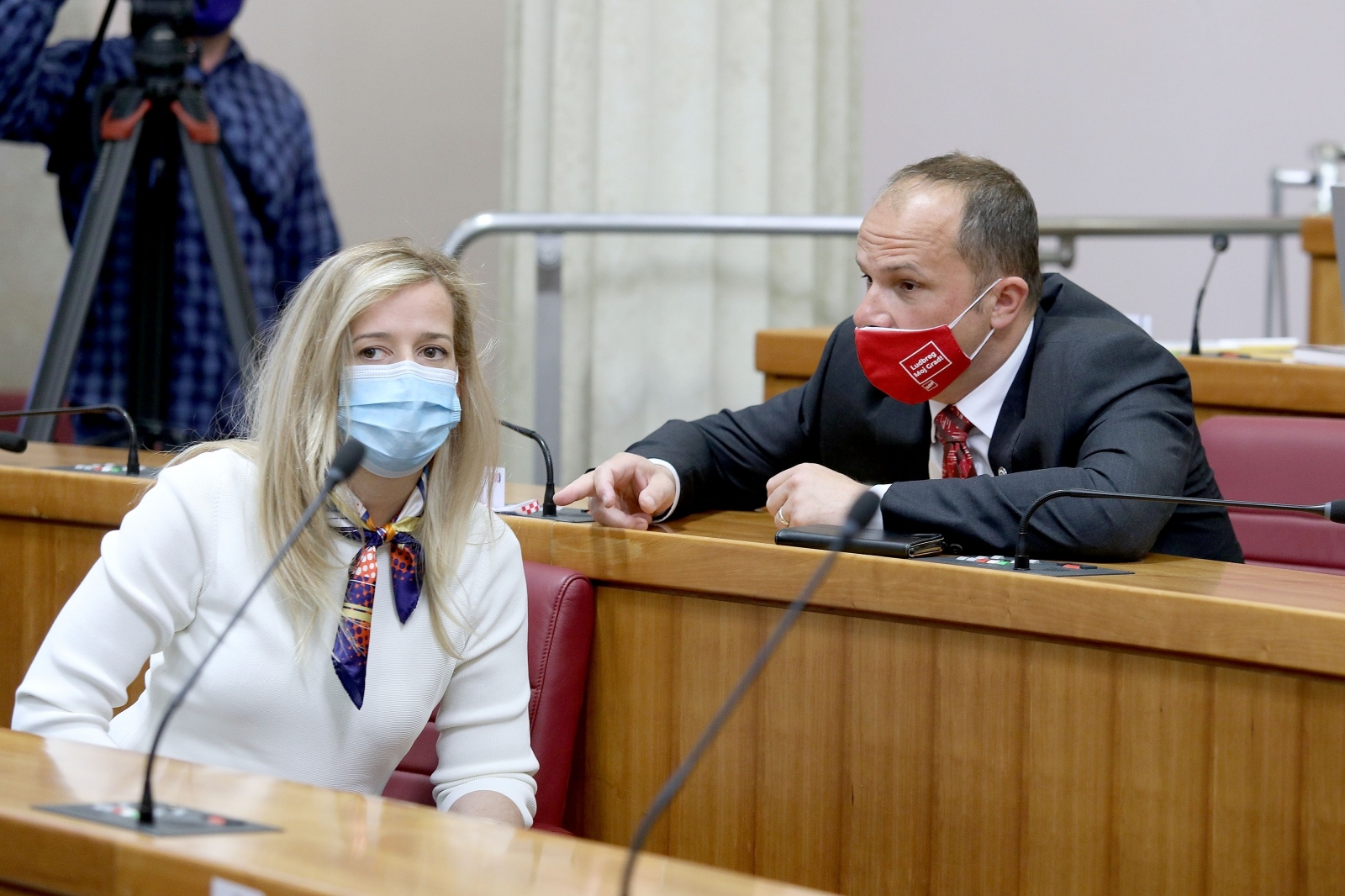 Zagreb: Sjednica nastavljena raspravom o povjerenju ministru Berošu