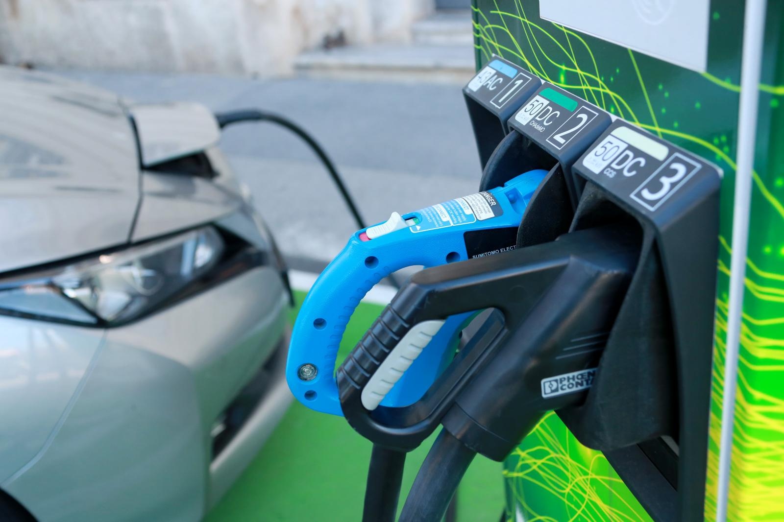 električni automobil, e-punionica, epunionica, punionica