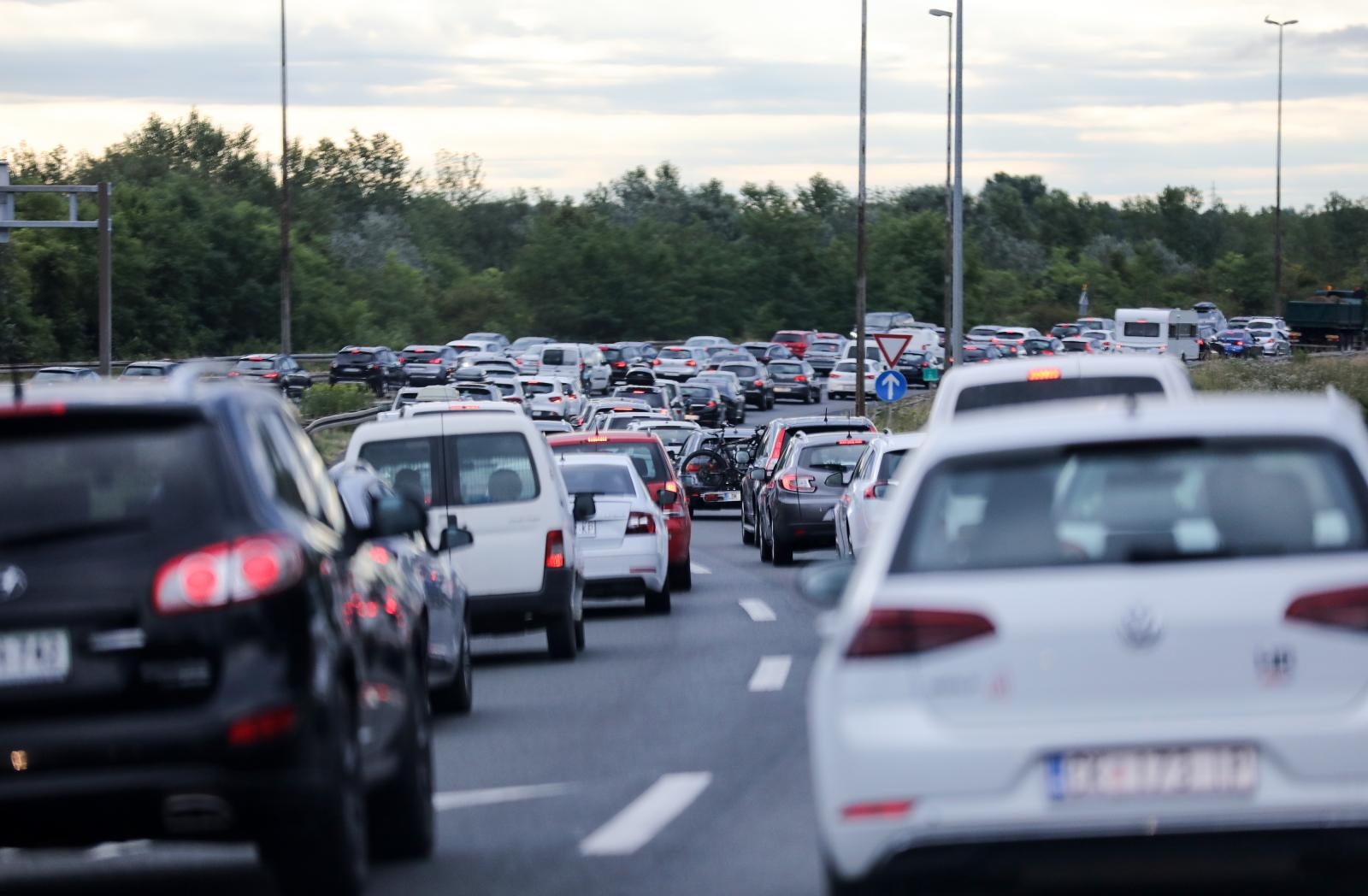 promet, cesta, gužve