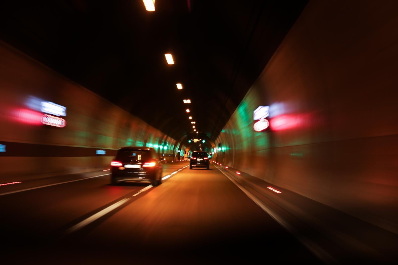 Tunel Mala Kapela, tunel, promet, gužva, svjetla, mrak, vožnja, noćna vožnja, noć