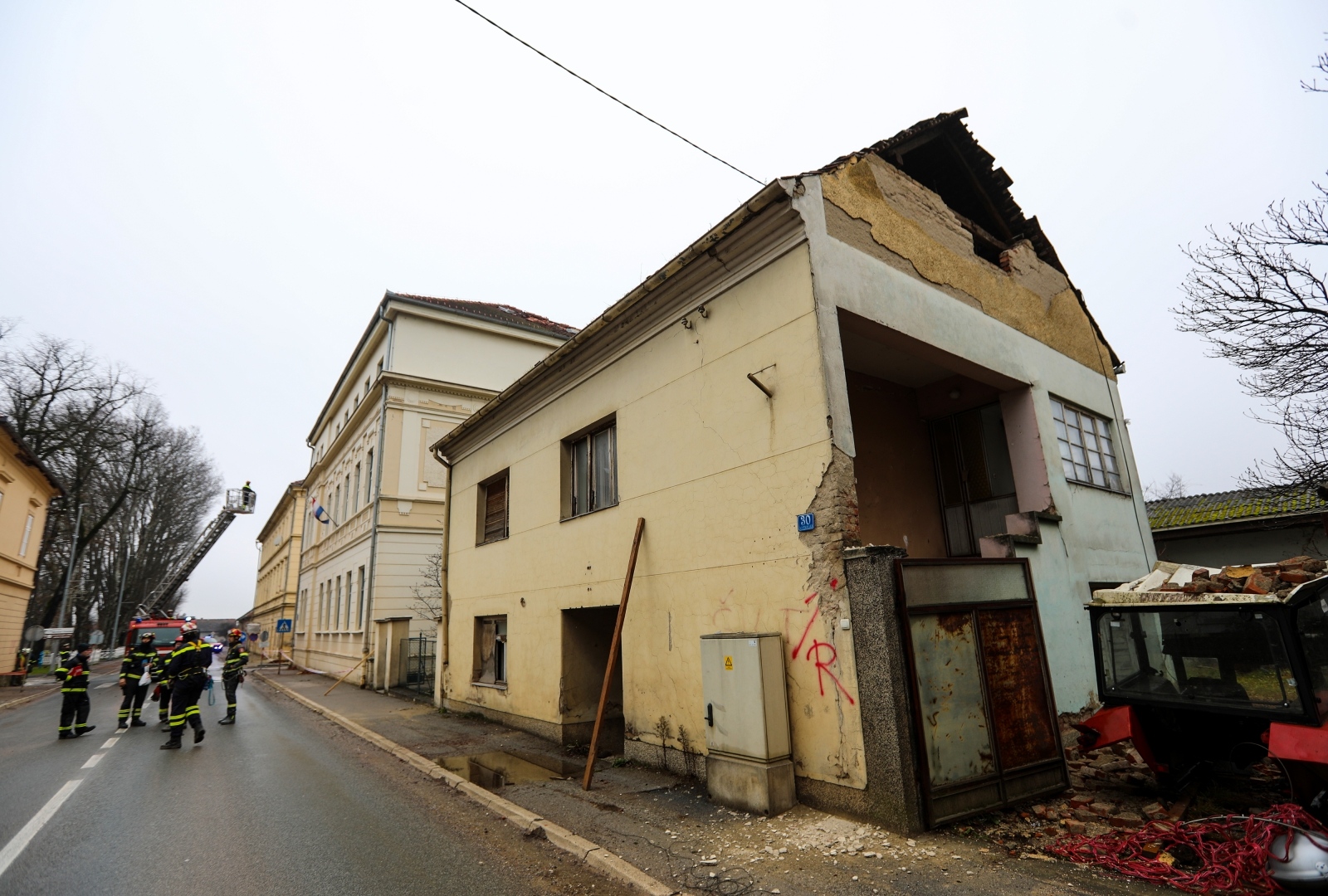 Pust grad Glina nakon potresa koji ju je potpuno uništio