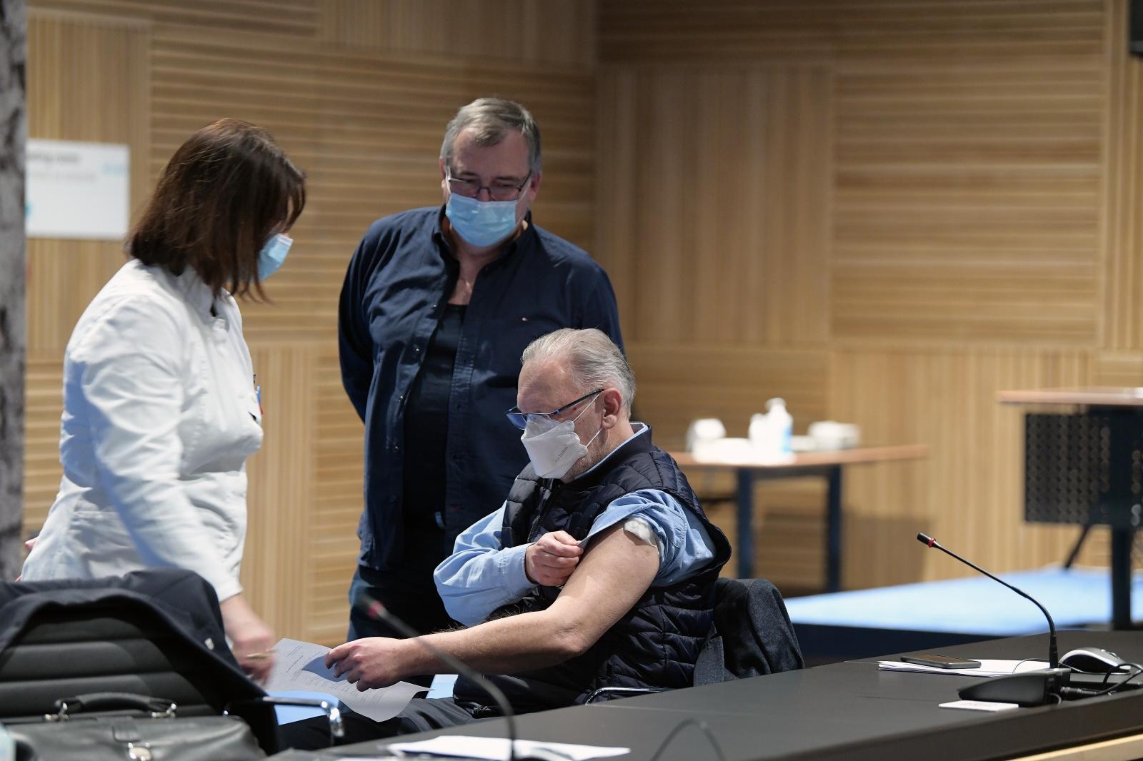 Članovi Stožera cijepili se pred kamerama