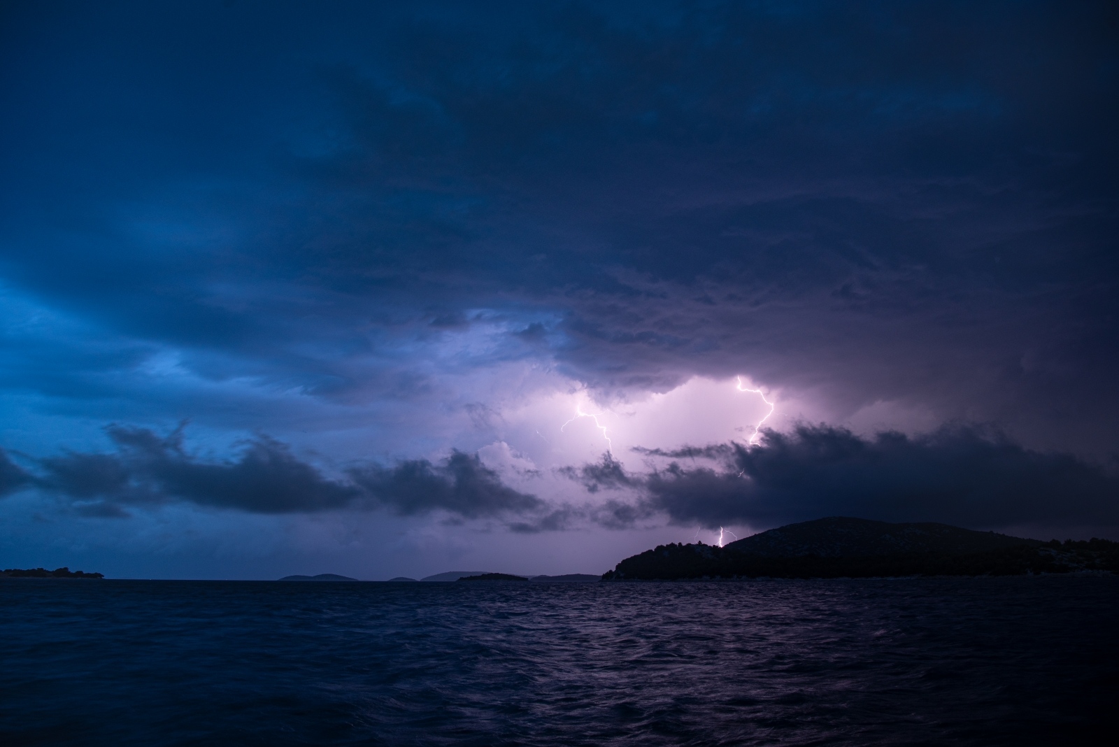 nevrijeme, grmljavina, grom, oluja, kiša, Vodice, more