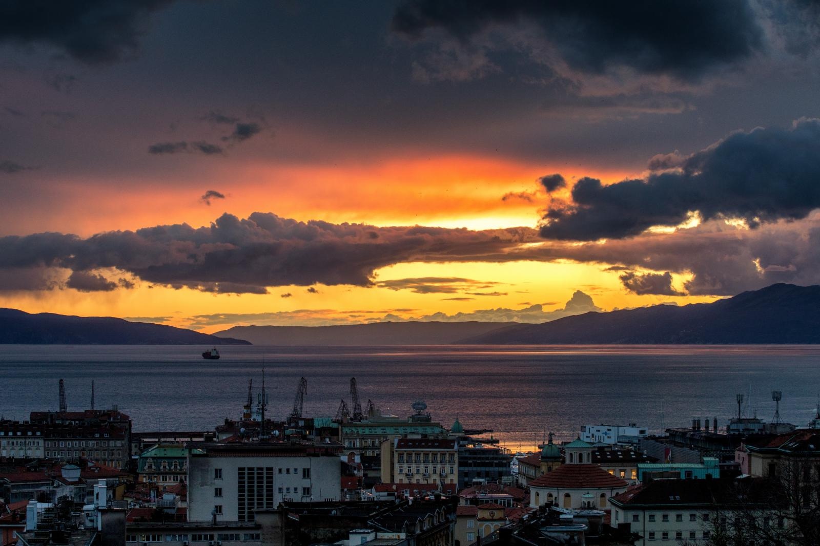 Zalazak sunca iznad Rijeke